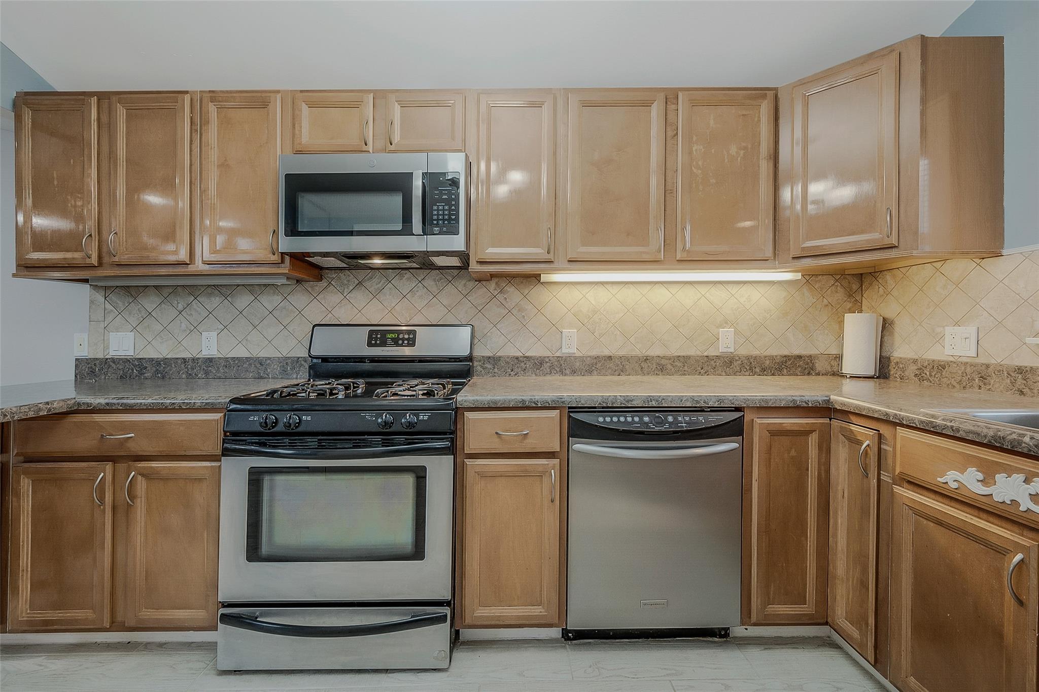 Single Family Osborne  Suffolk County, NY 11901, MLS-811718-3