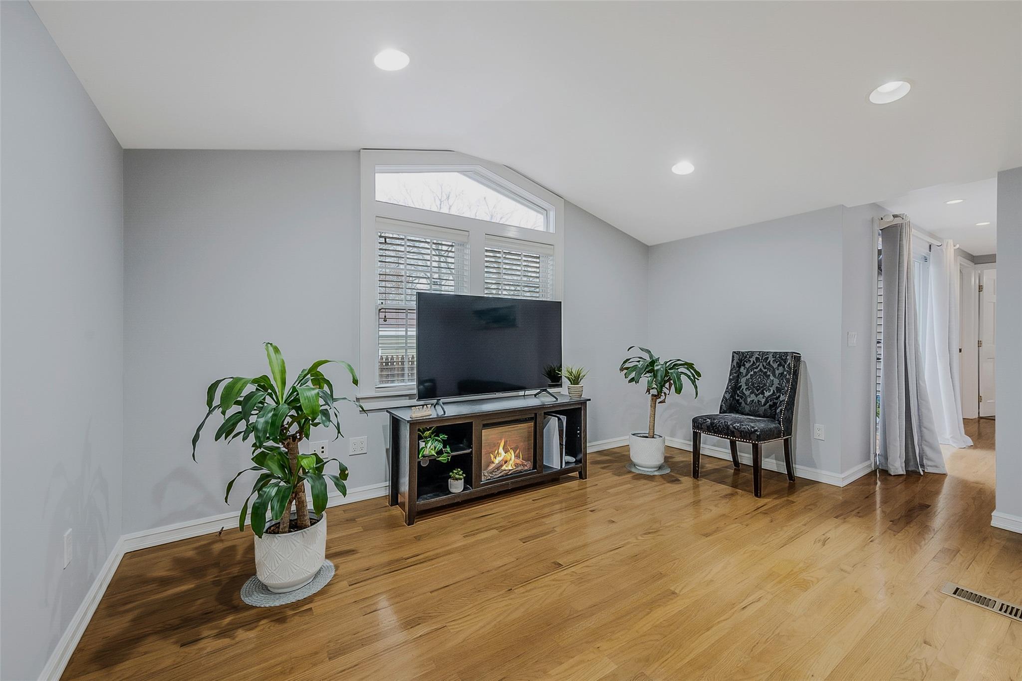 Single Family Osborne  Suffolk County, NY 11901, MLS-811718-9