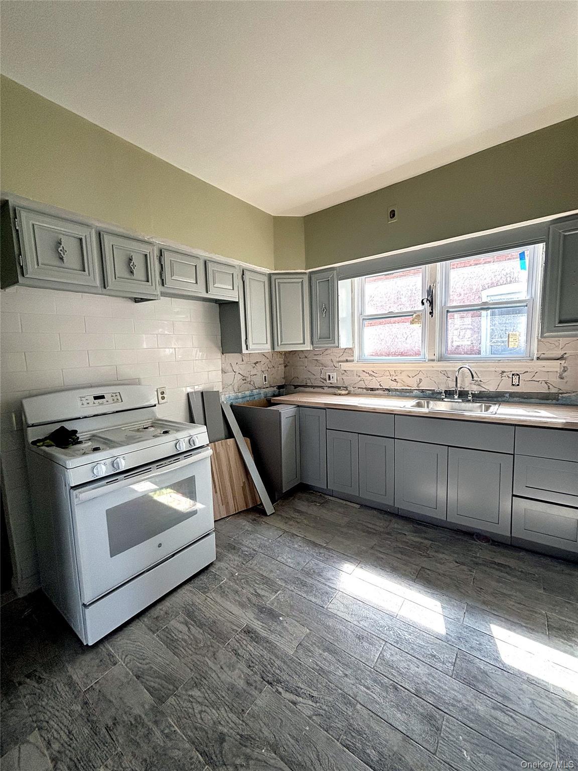 Single Family Norwood Ave Out Of Area, NY 12303, MLS-811953-2