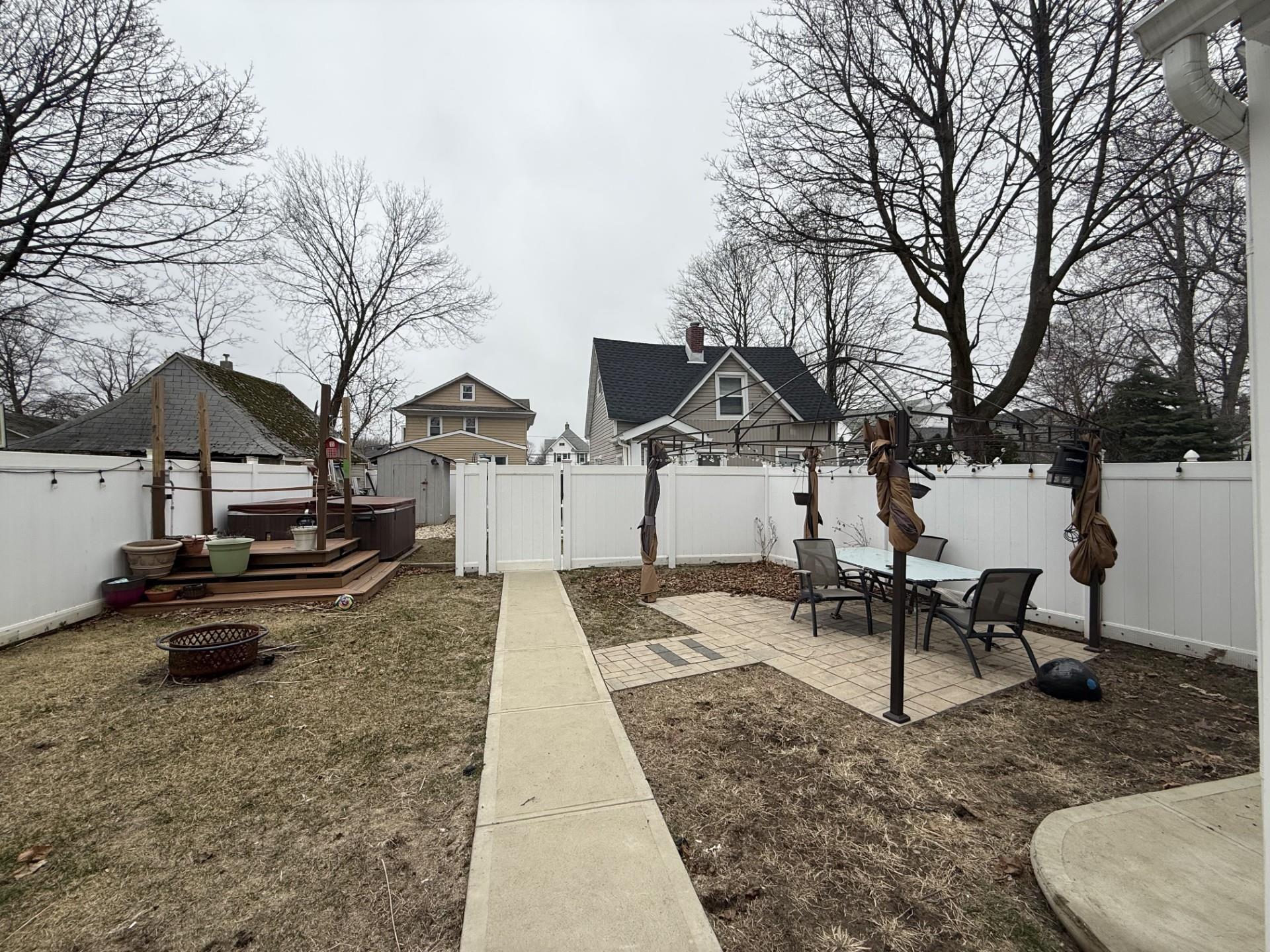 Single Family Lynbrook  Nassau County, NY 11563, MLS-812066-15