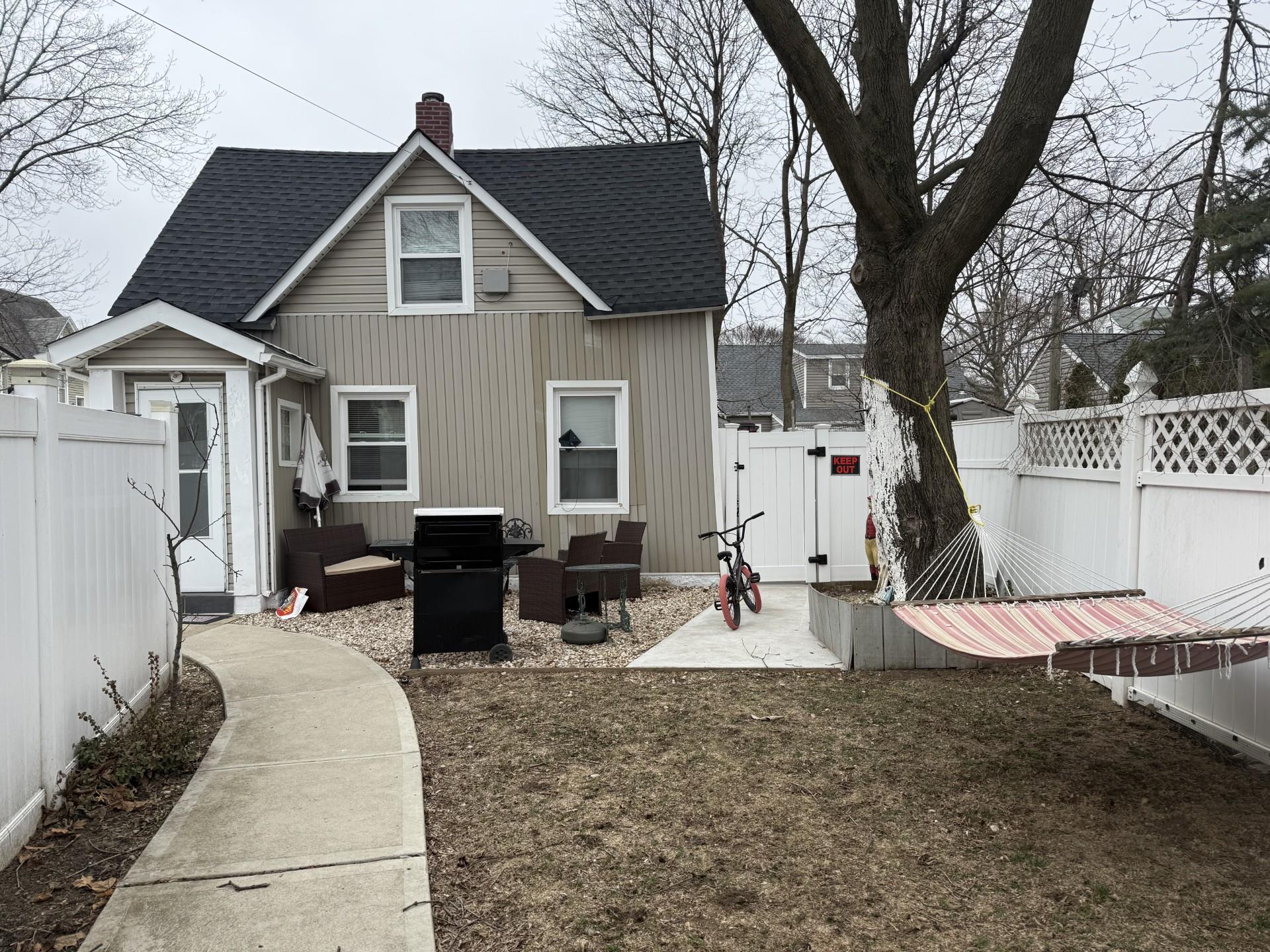 Single Family Lynbrook  Nassau County, NY 11563, MLS-812066-17