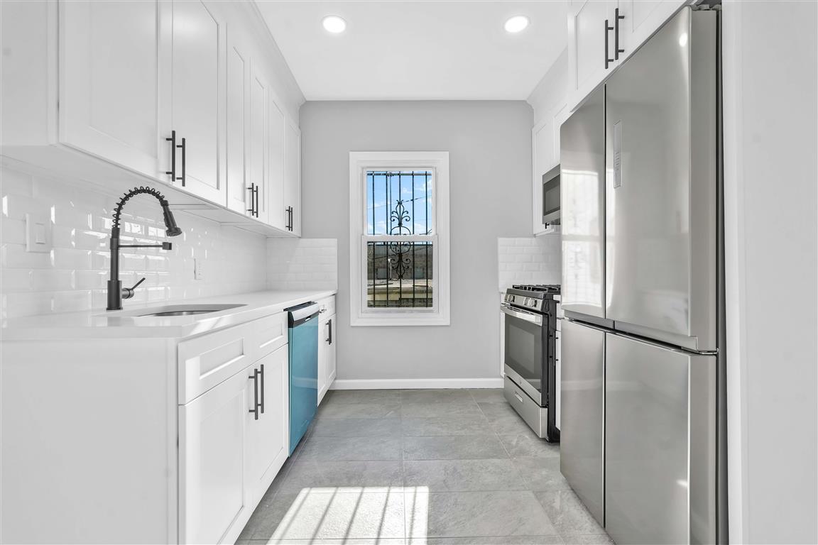 Single Family 190  Queens, NY 11423, MLS-812152-12