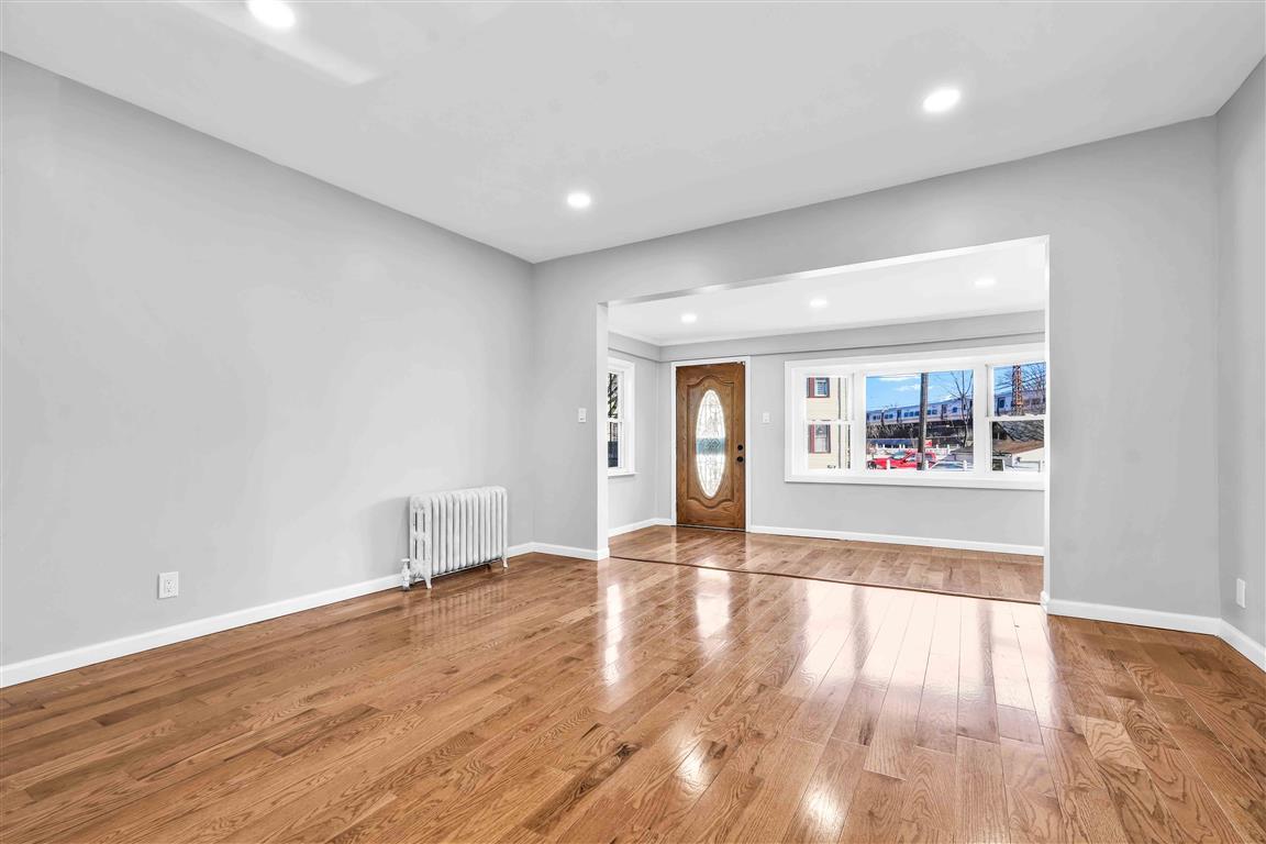 Single Family 190  Queens, NY 11423, MLS-812152-16
