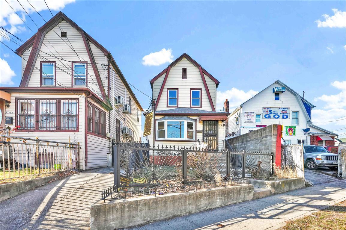 Single Family 190  Queens, NY 11423, MLS-812152-2