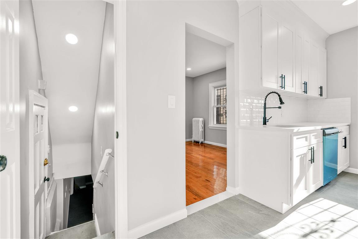 Single Family 190  Queens, NY 11423, MLS-812152-22