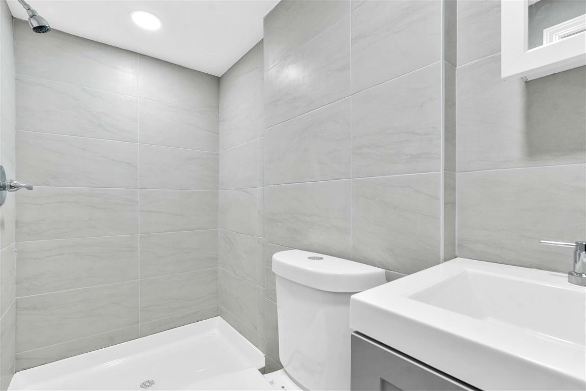 Single Family 190  Queens, NY 11423, MLS-812152-24