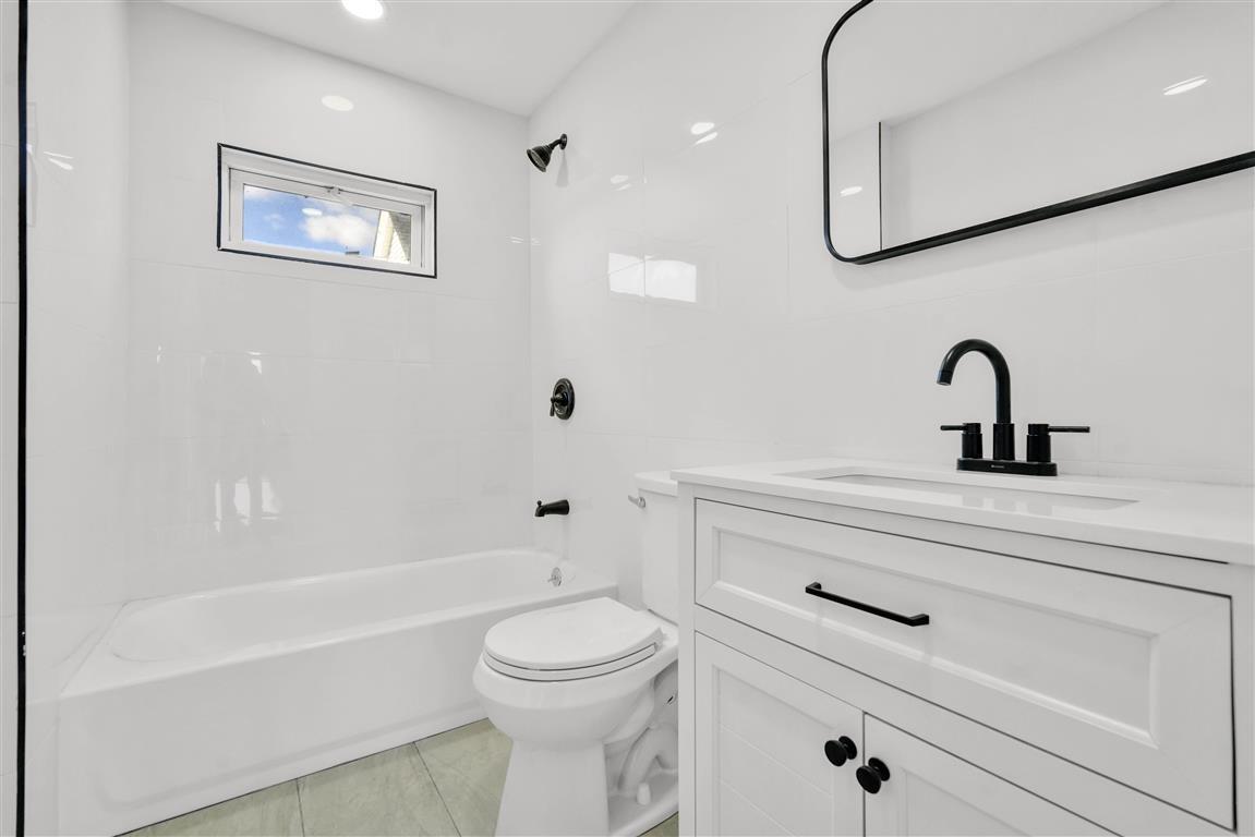 Single Family 190  Queens, NY 11423, MLS-812152-26