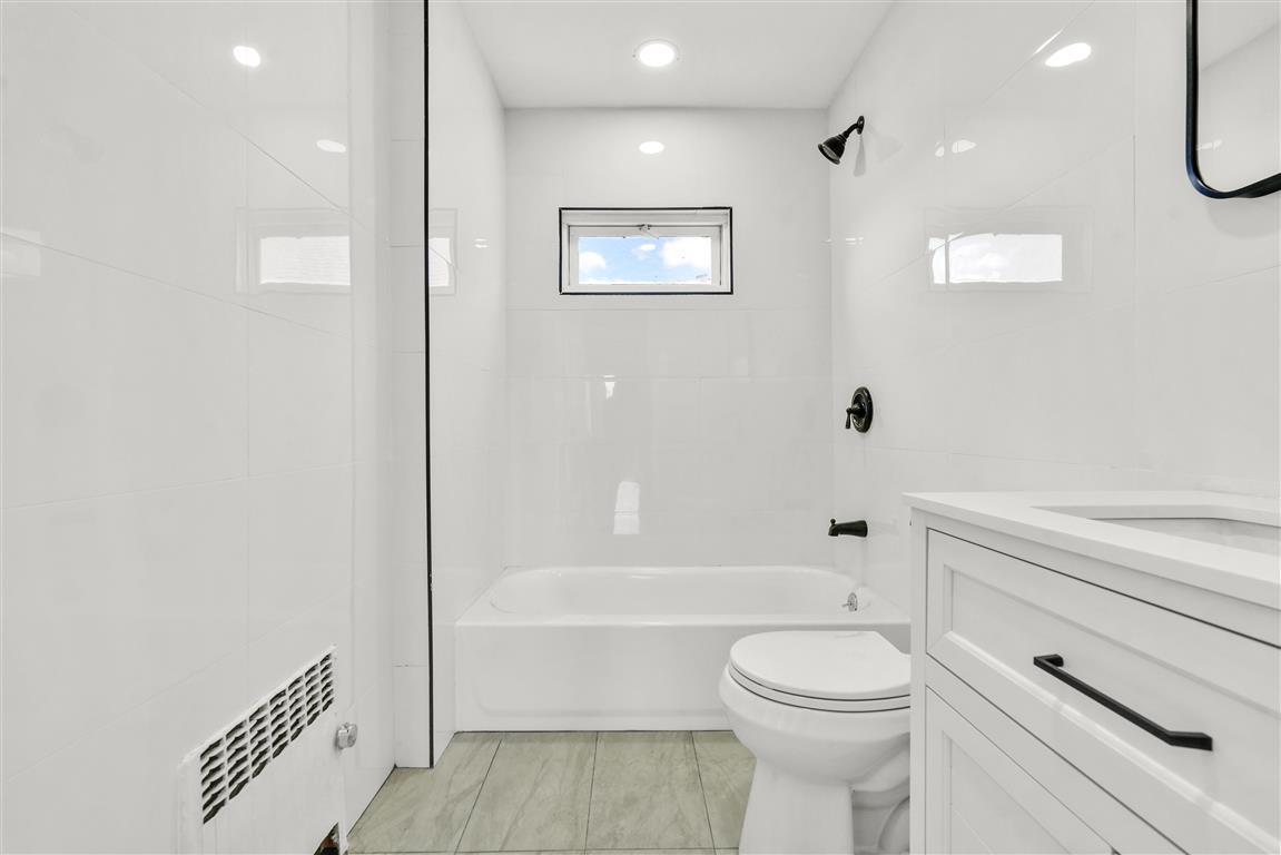 Single Family 190  Queens, NY 11423, MLS-812152-27