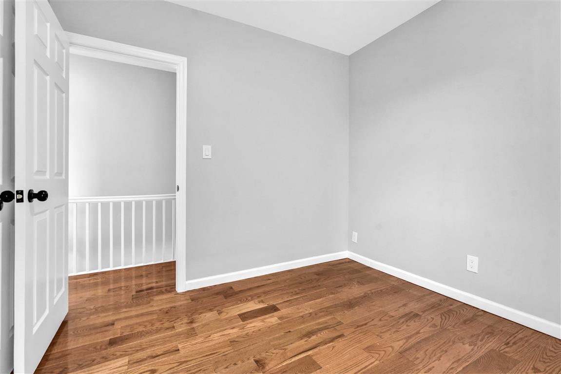 Single Family 190  Queens, NY 11423, MLS-812152-32