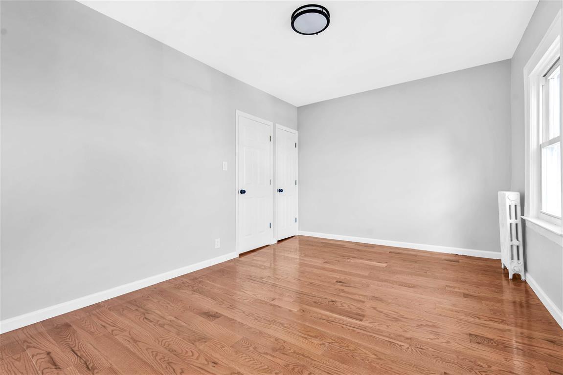 Single Family 190  Queens, NY 11423, MLS-812152-37