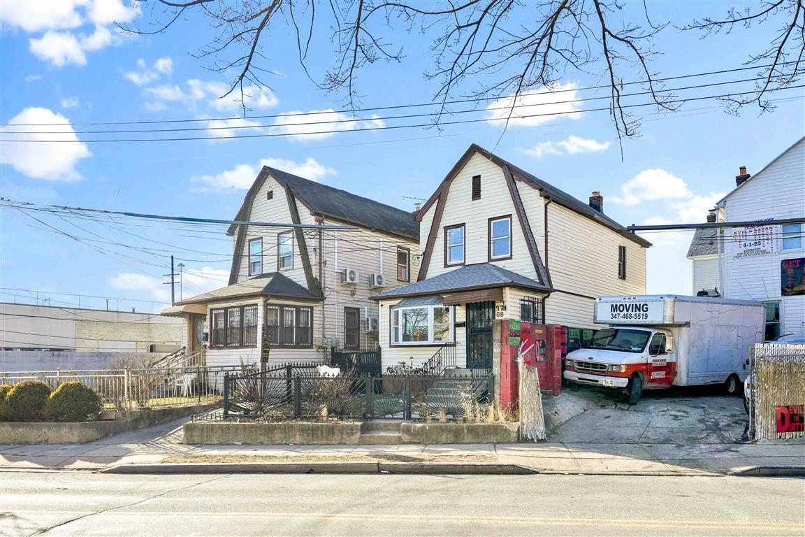 Single Family 190  Queens, NY 11423, MLS-812152-4