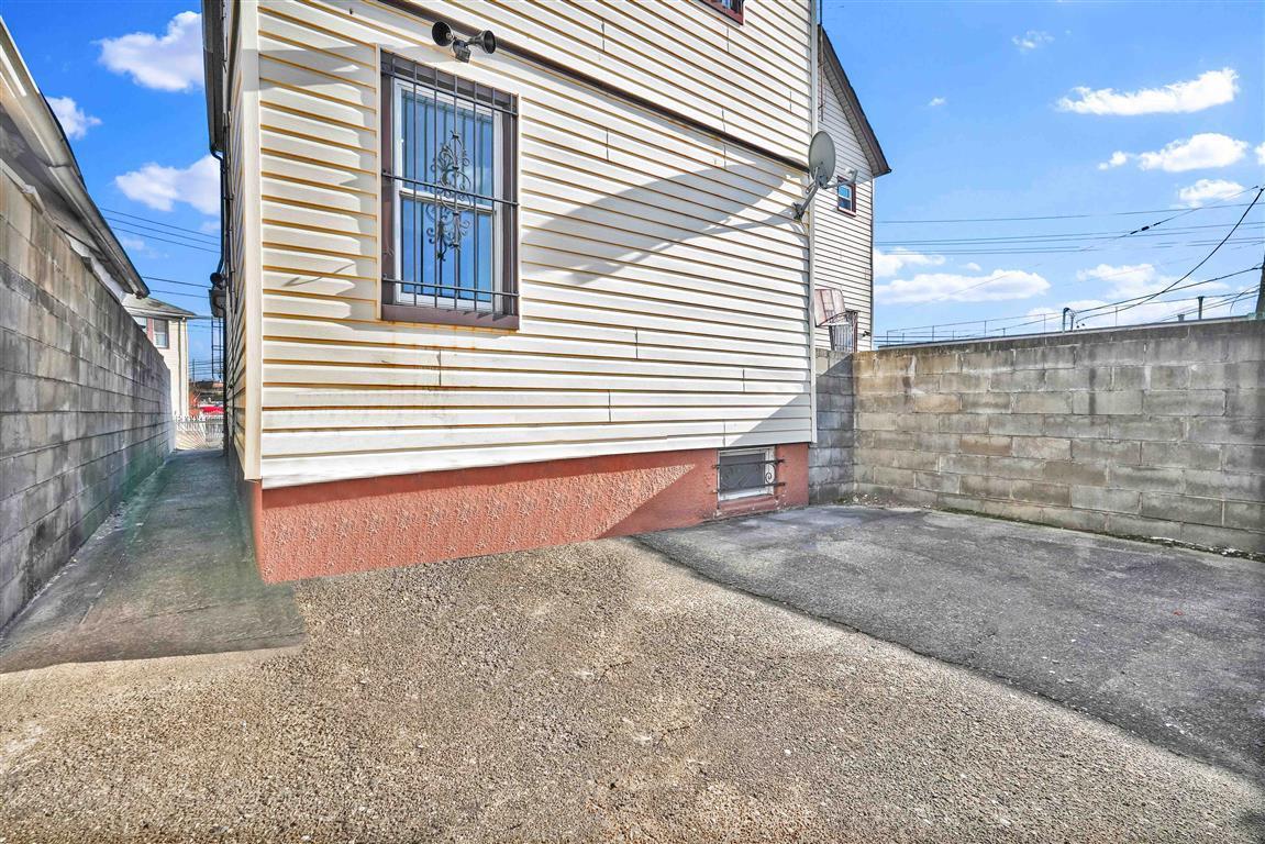 Single Family 190  Queens, NY 11423, MLS-812152-45