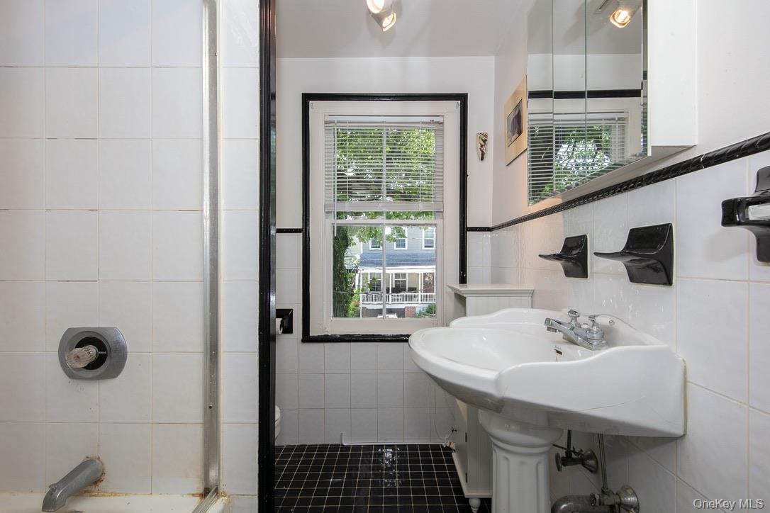 Single Family 4th  Rockland County, NY 10960, MLS-812171-20