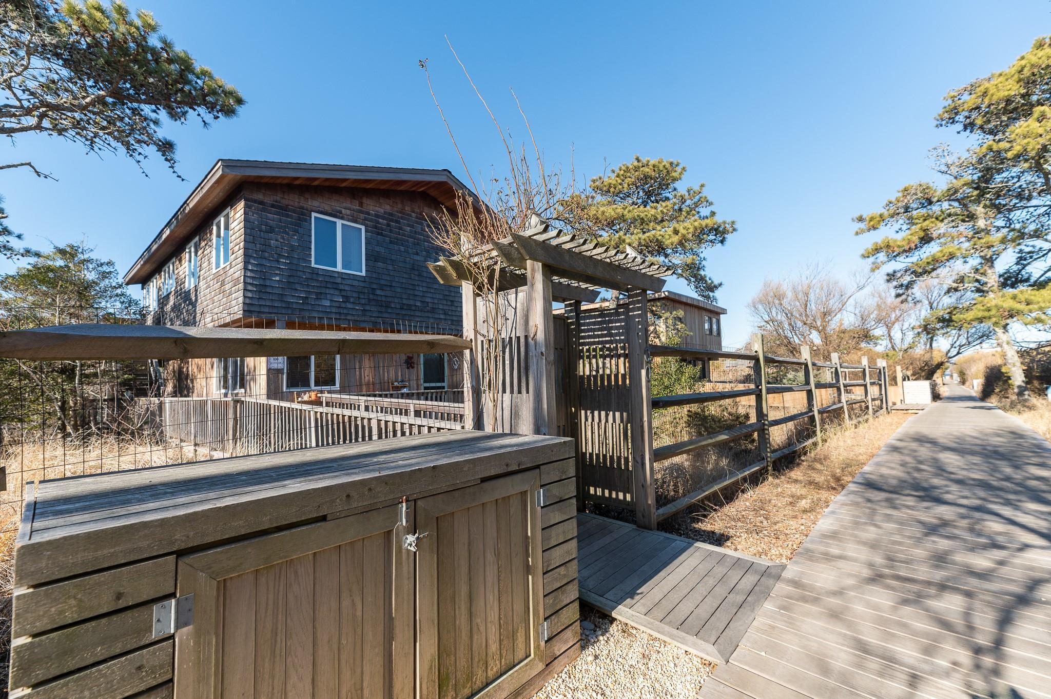 Single Family Clipper Roadway  Suffolk County, NY 11770, MLS-812247-35