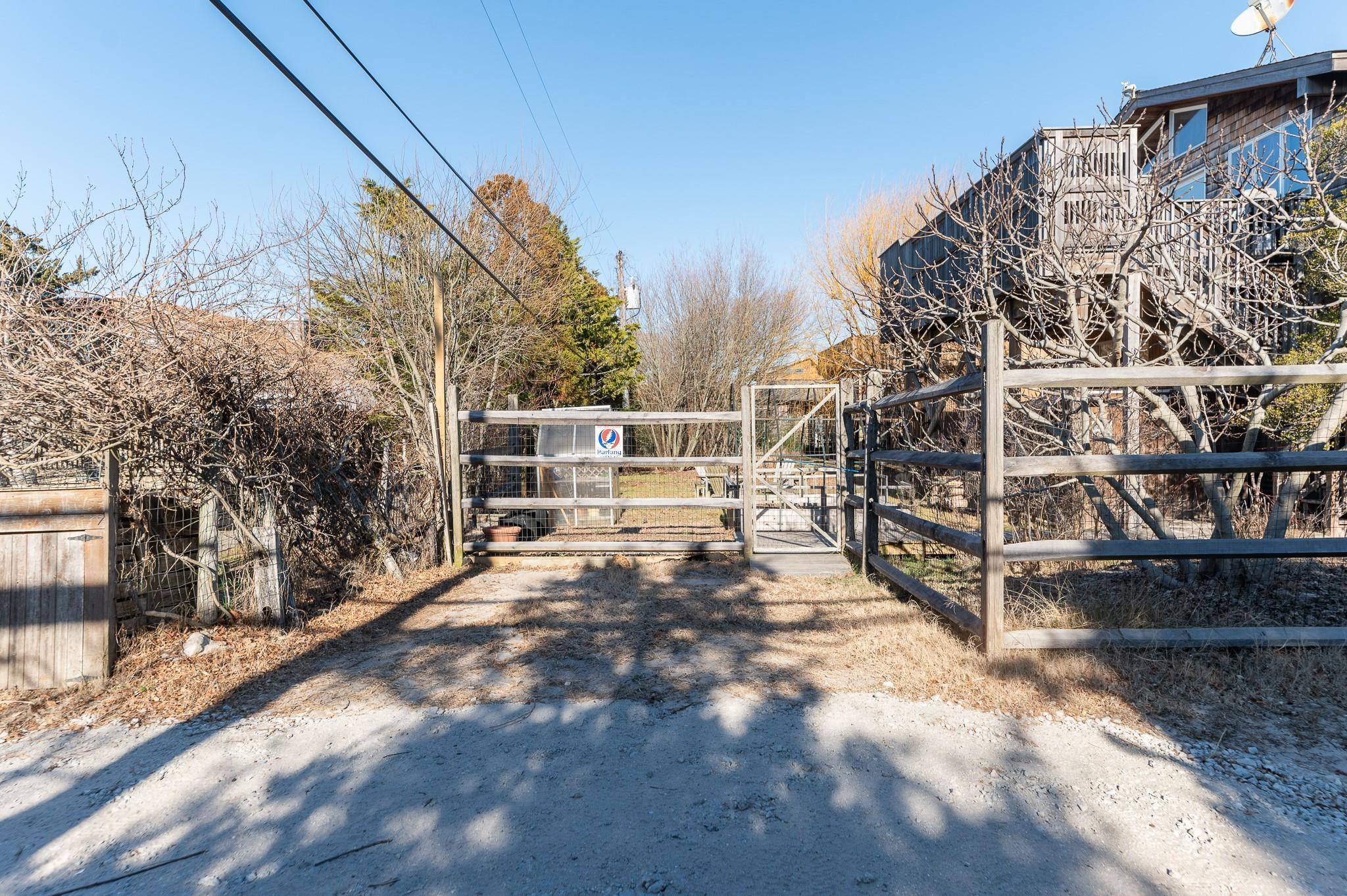 Single Family Clipper Roadway  Suffolk County, NY 11770, MLS-812247-37