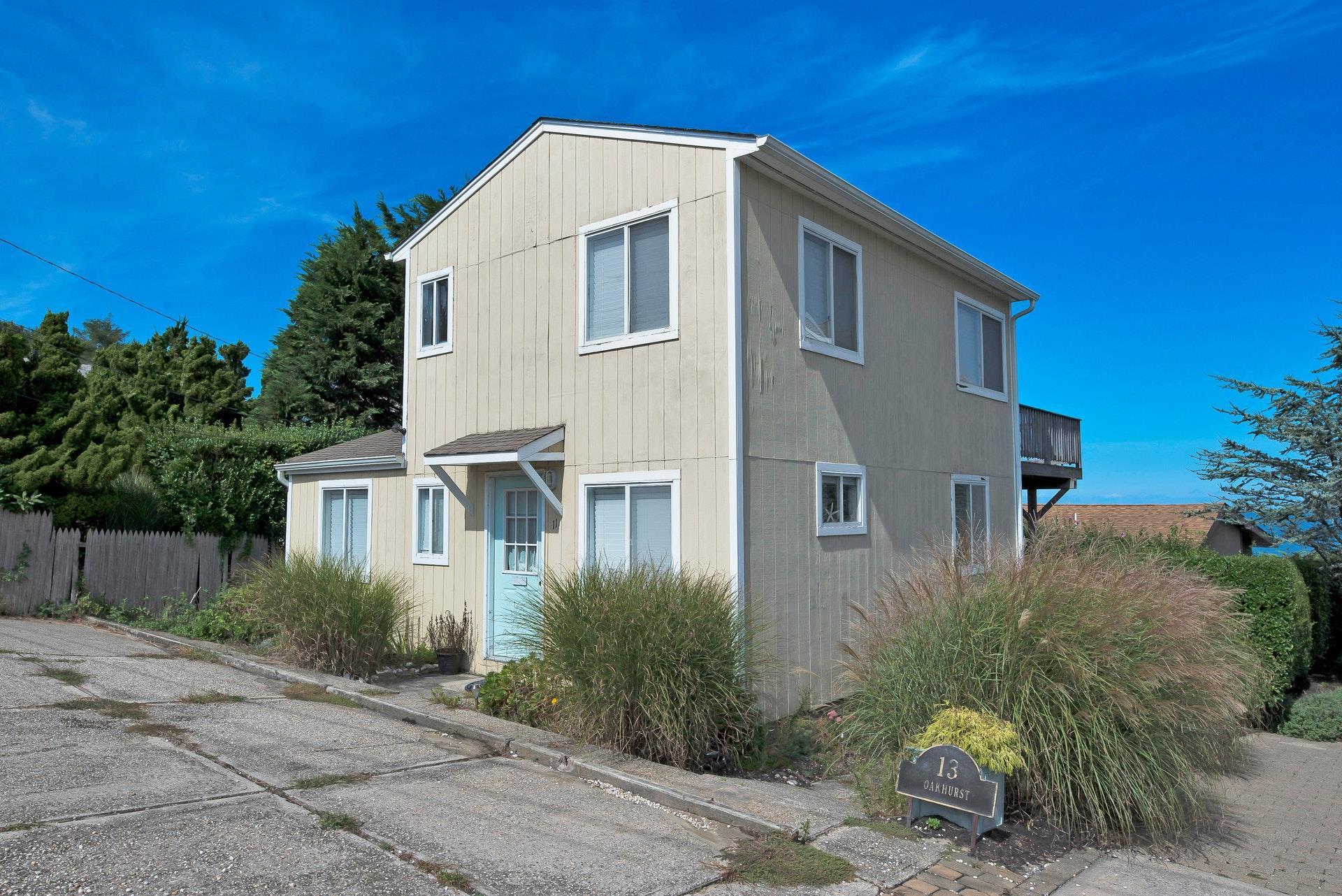 Apartment in Southampton - Oakhurst  Suffolk County, NY 11946