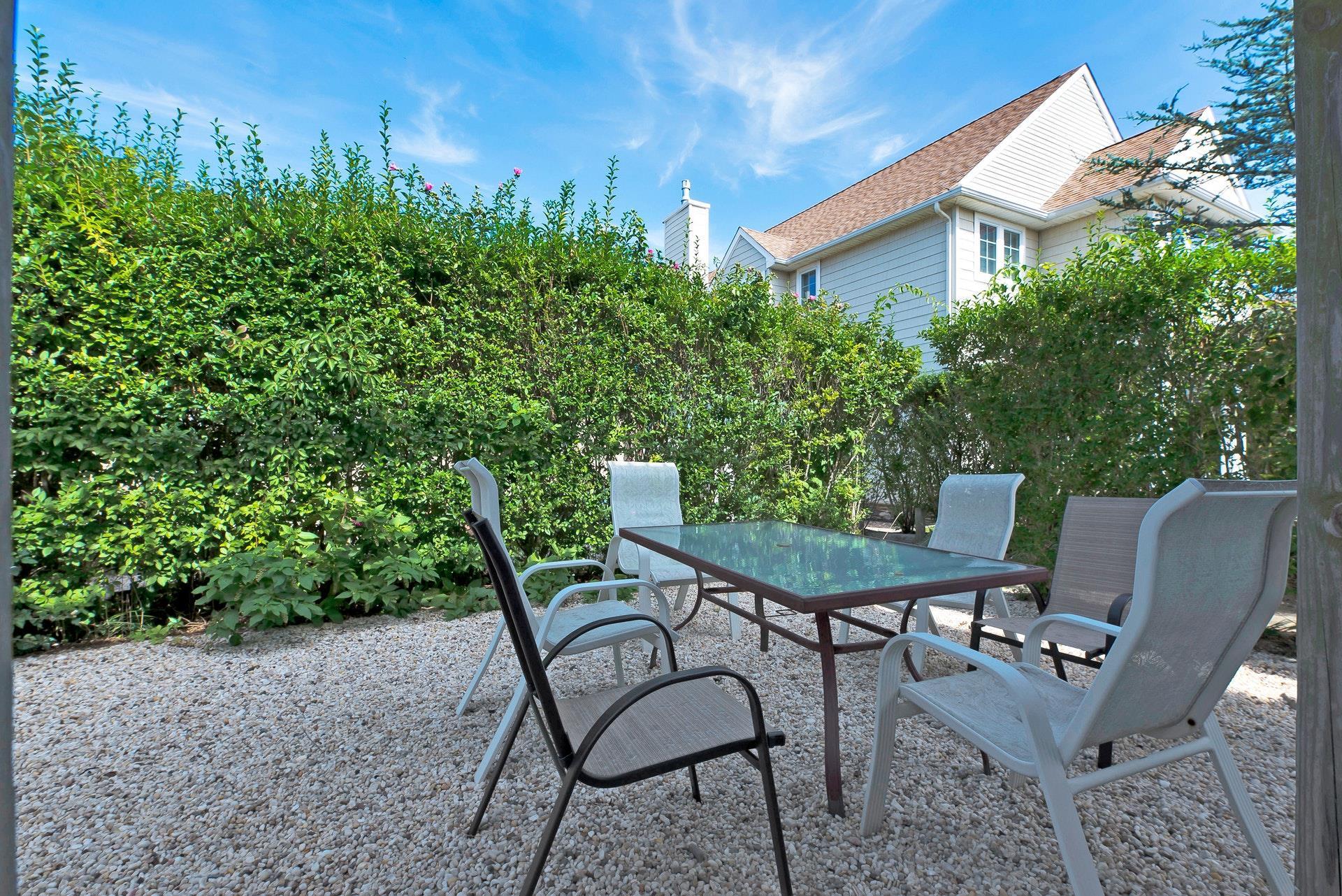 Apartment Oakhurst  Suffolk County, NY 11946, MLS-812262-17