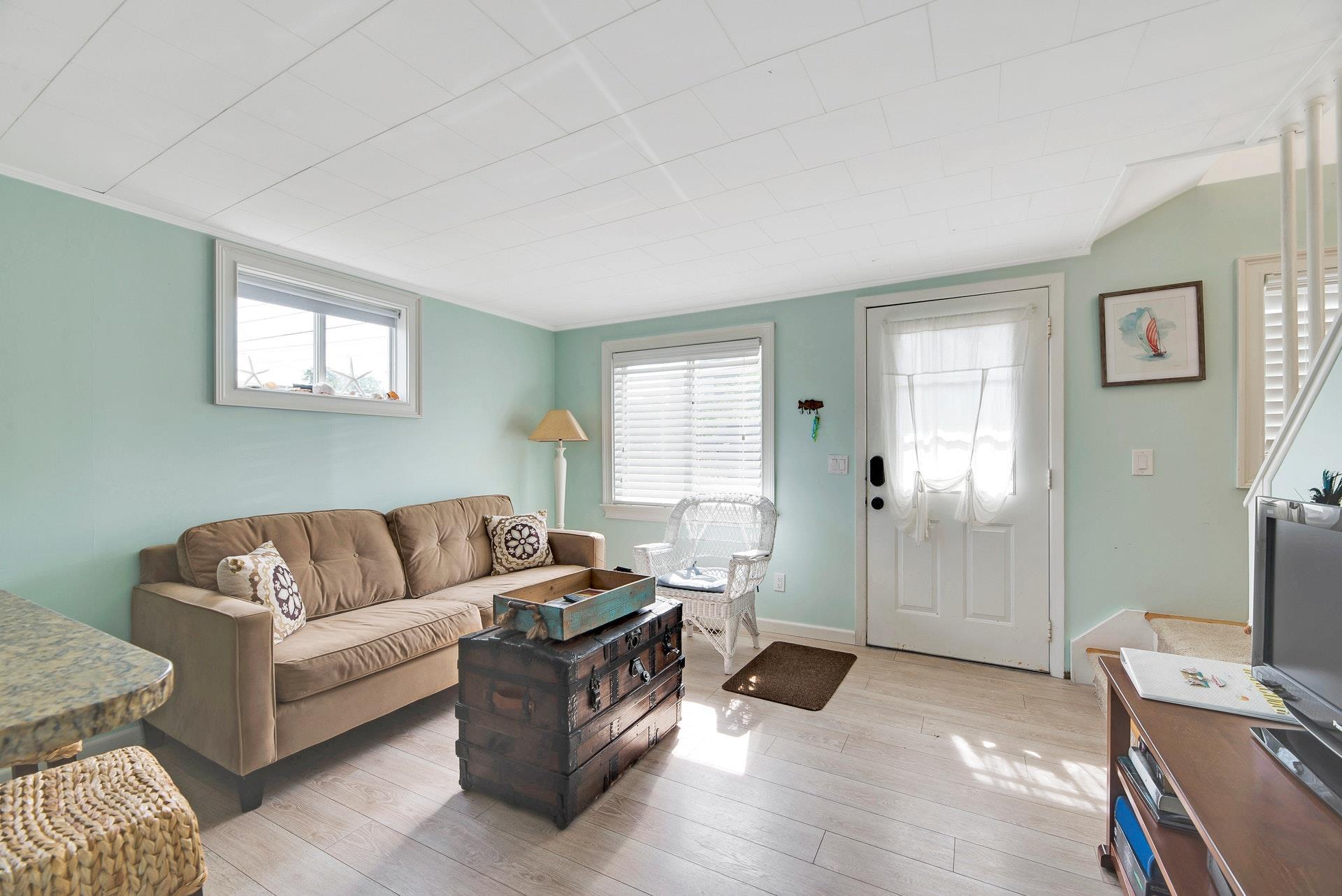 Apartment Oakhurst  Suffolk County, NY 11946, MLS-812262-6
