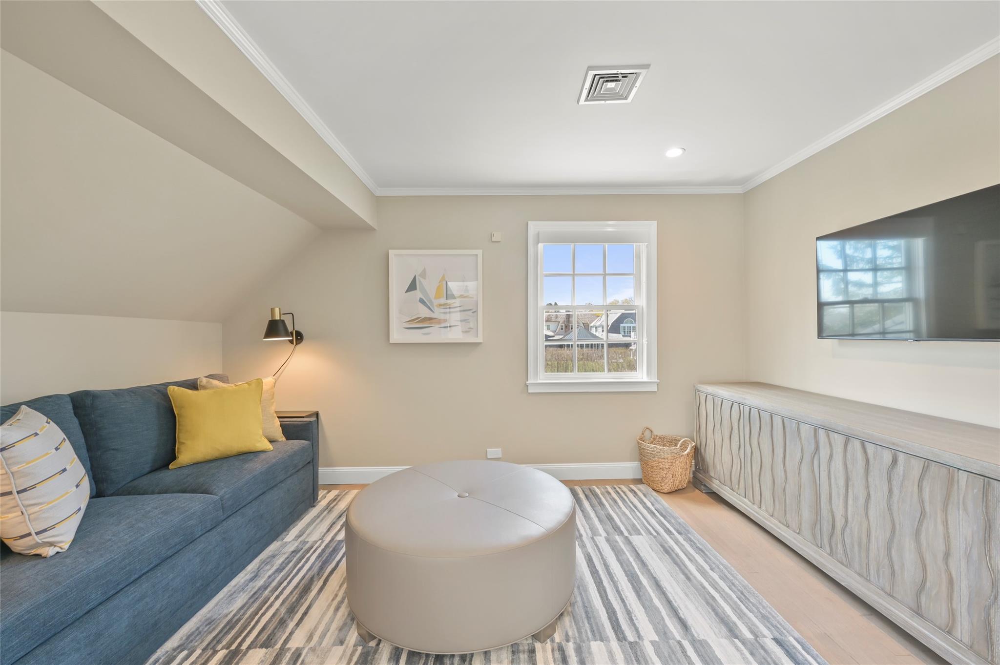 Apartment Oneck  Suffolk County, NY 11978, MLS-812333-17