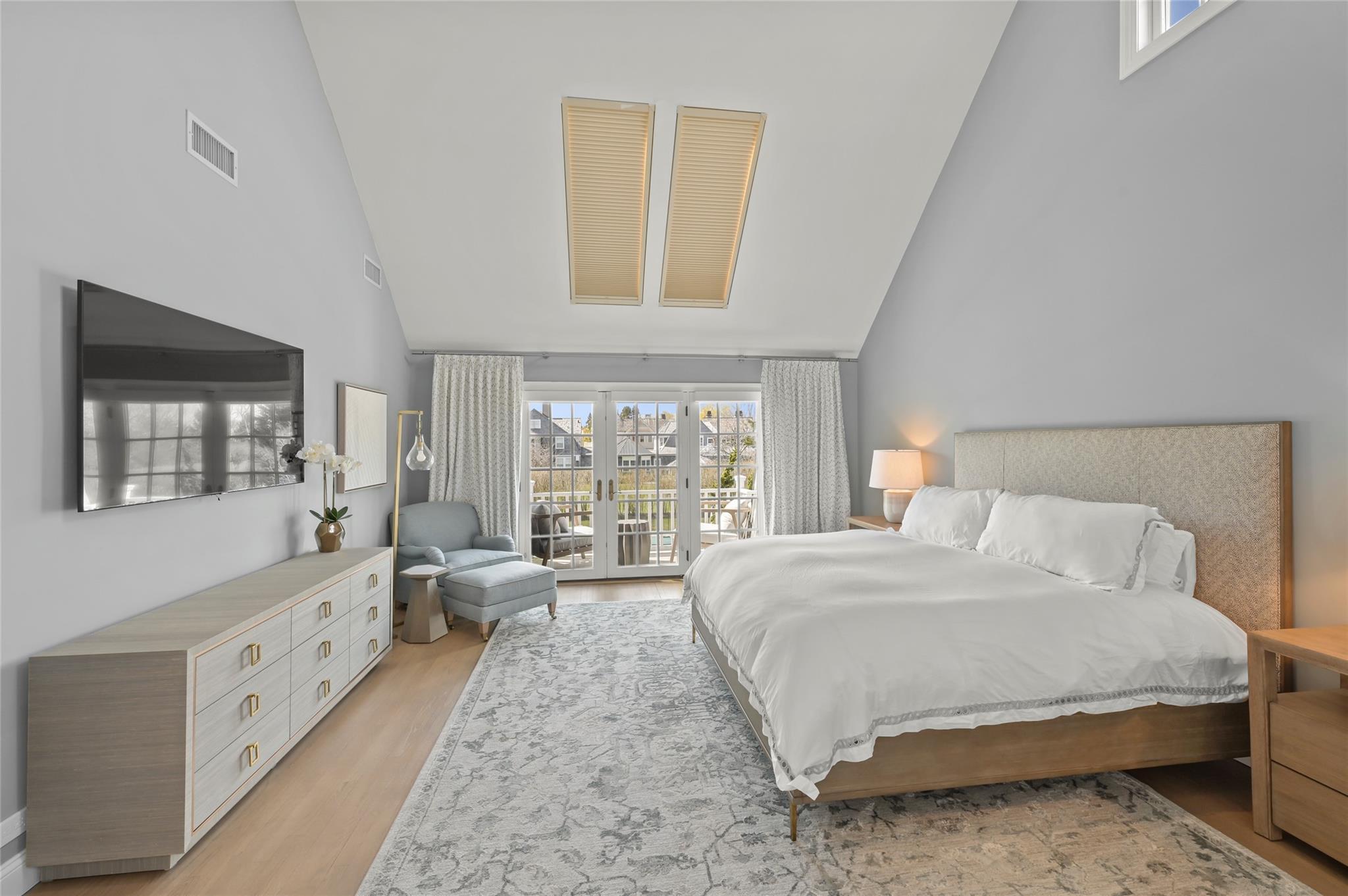 Apartment Oneck  Suffolk County, NY 11978, MLS-812333-18