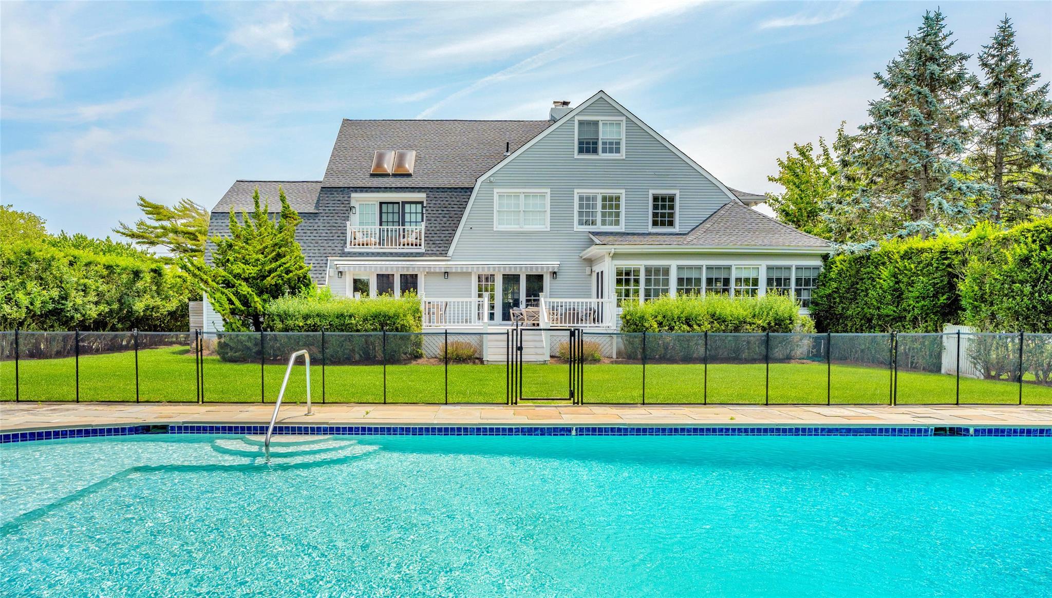Apartment Oneck  Suffolk County, NY 11978, MLS-812333-2