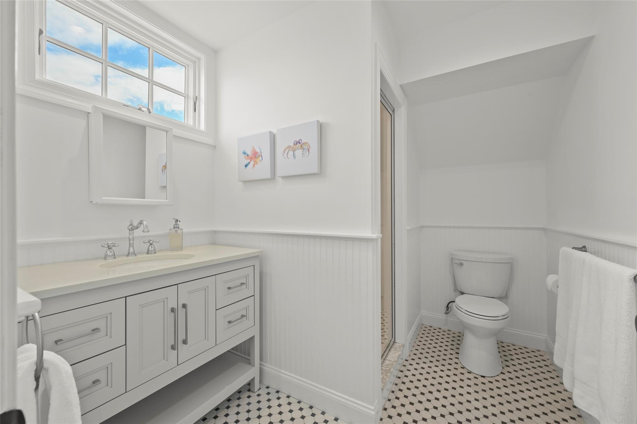 Apartment Oneck  Suffolk County, NY 11978, MLS-812333-22