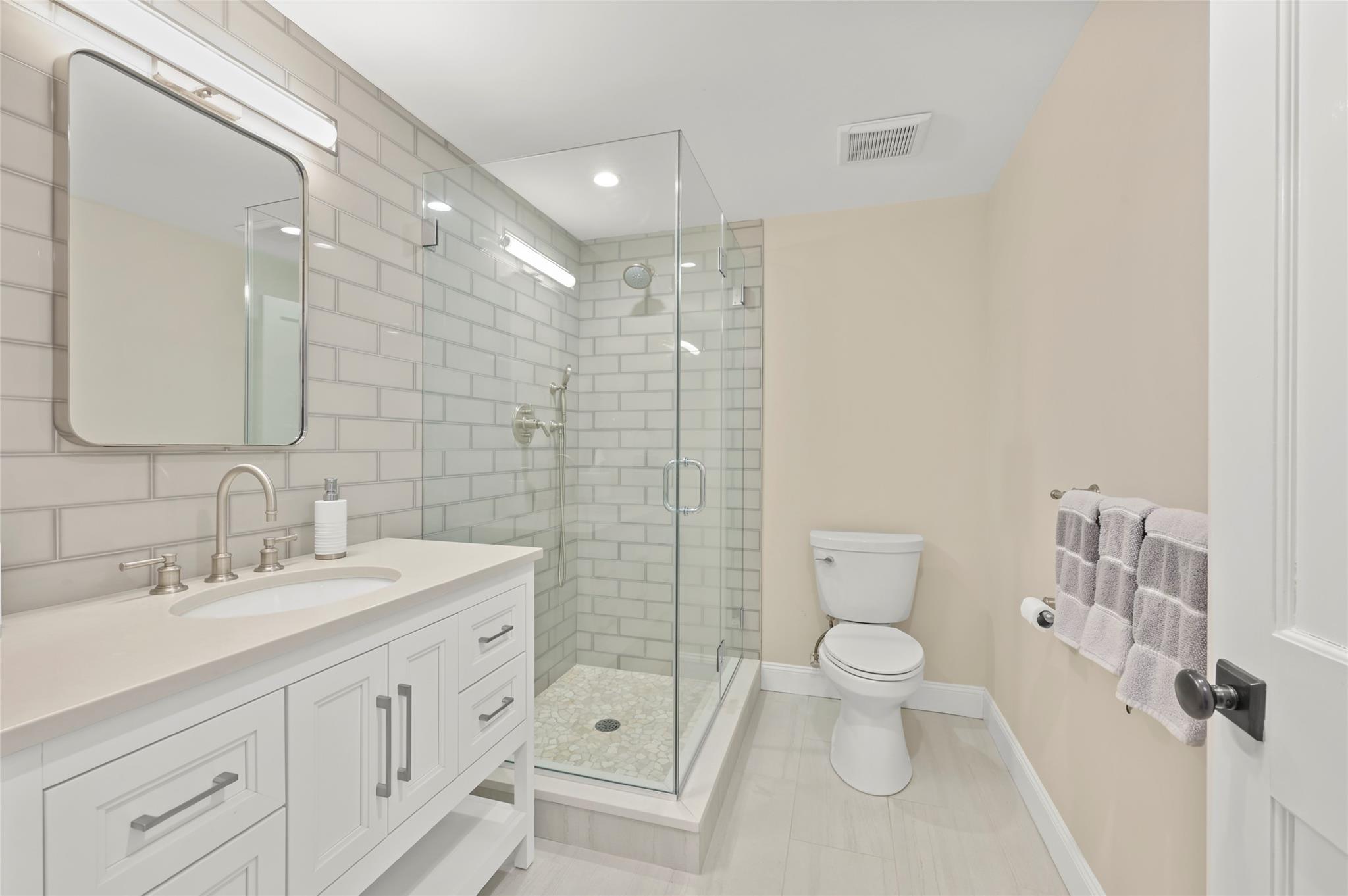Apartment Oneck  Suffolk County, NY 11978, MLS-812333-27
