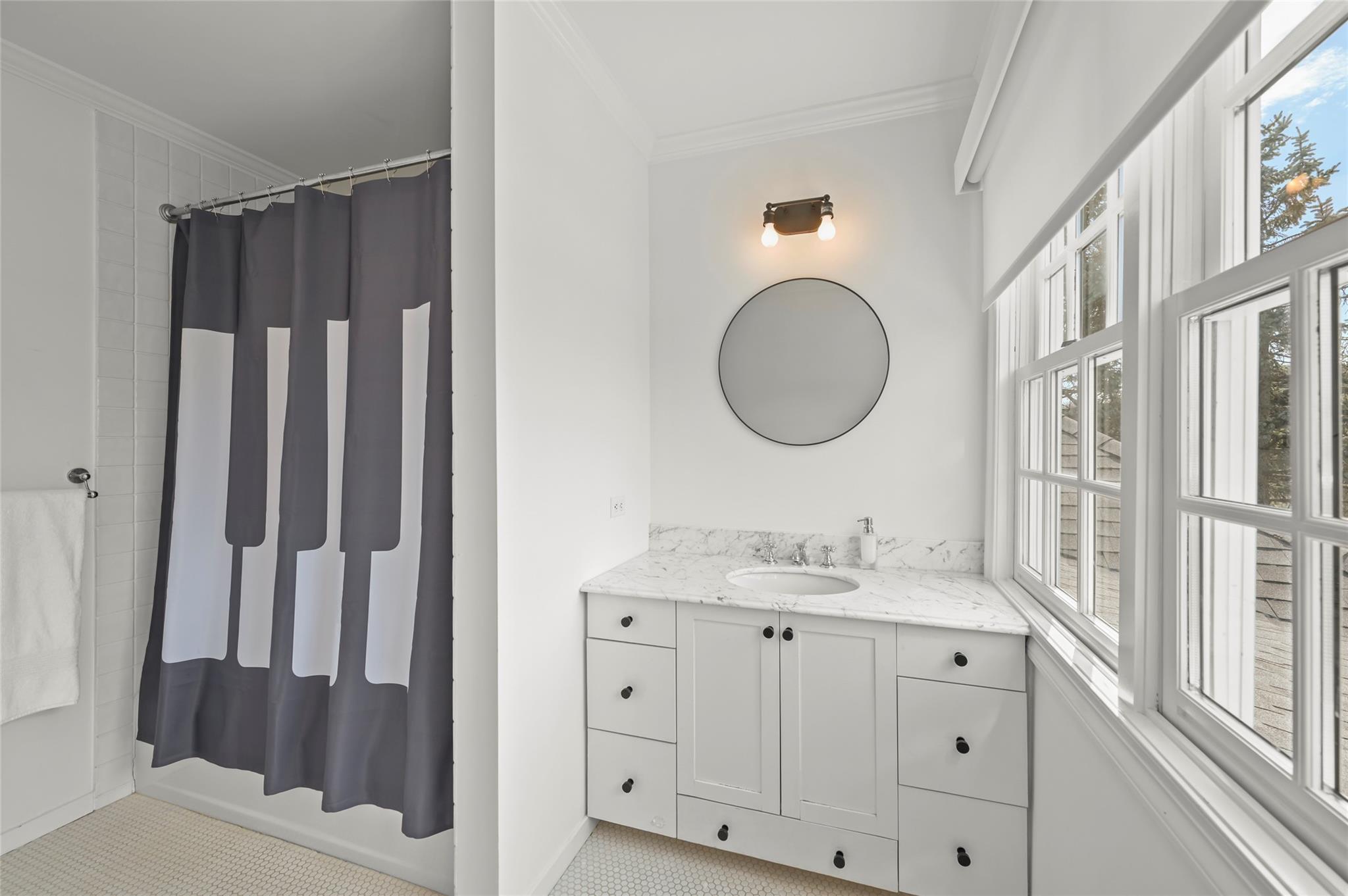 Apartment Oneck  Suffolk County, NY 11978, MLS-812333-29
