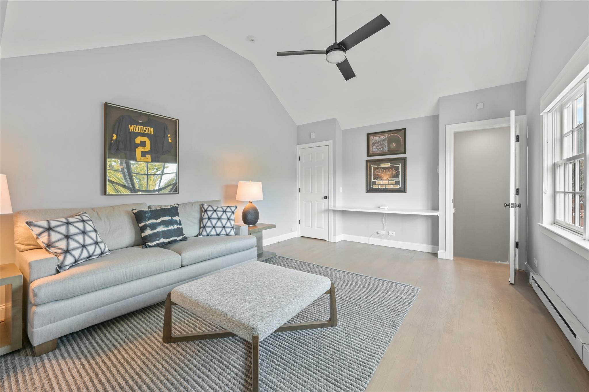 Apartment Oneck  Suffolk County, NY 11978, MLS-812333-30