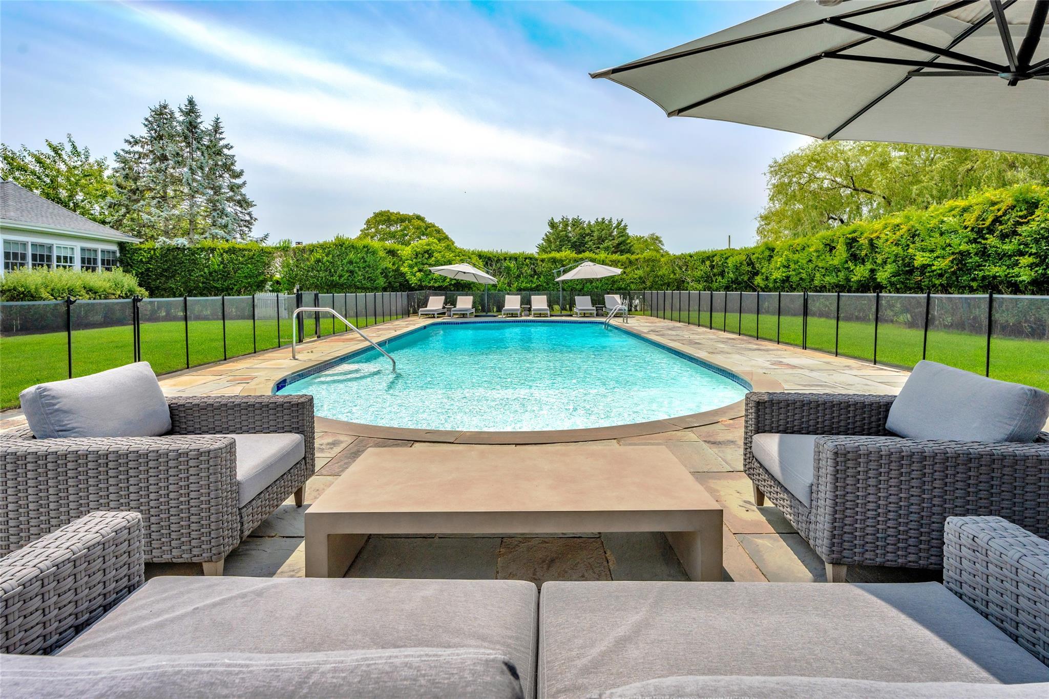 Apartment Oneck  Suffolk County, NY 11978, MLS-812333-36