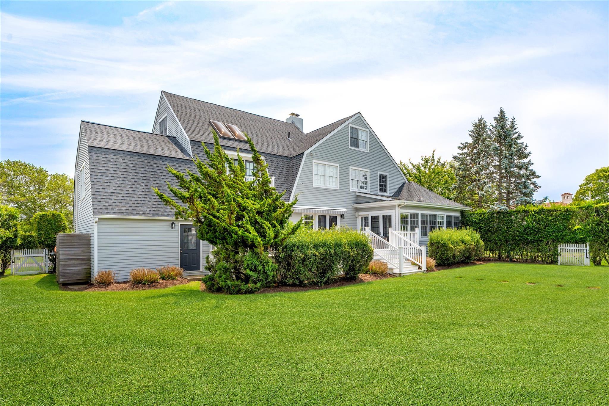 Apartment Oneck  Suffolk County, NY 11978, MLS-812333-39
