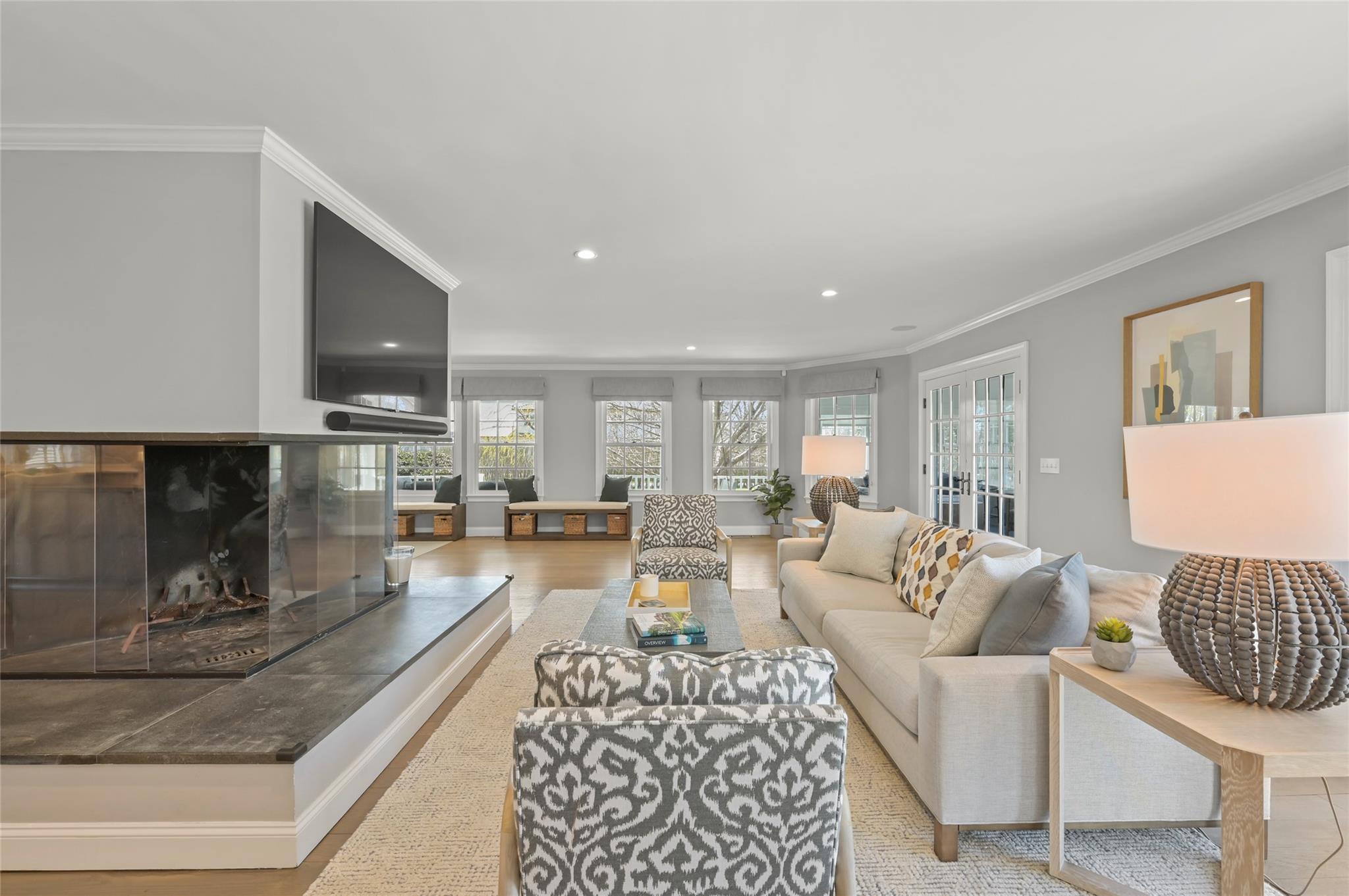 Apartment Oneck  Suffolk County, NY 11978, MLS-812333-5