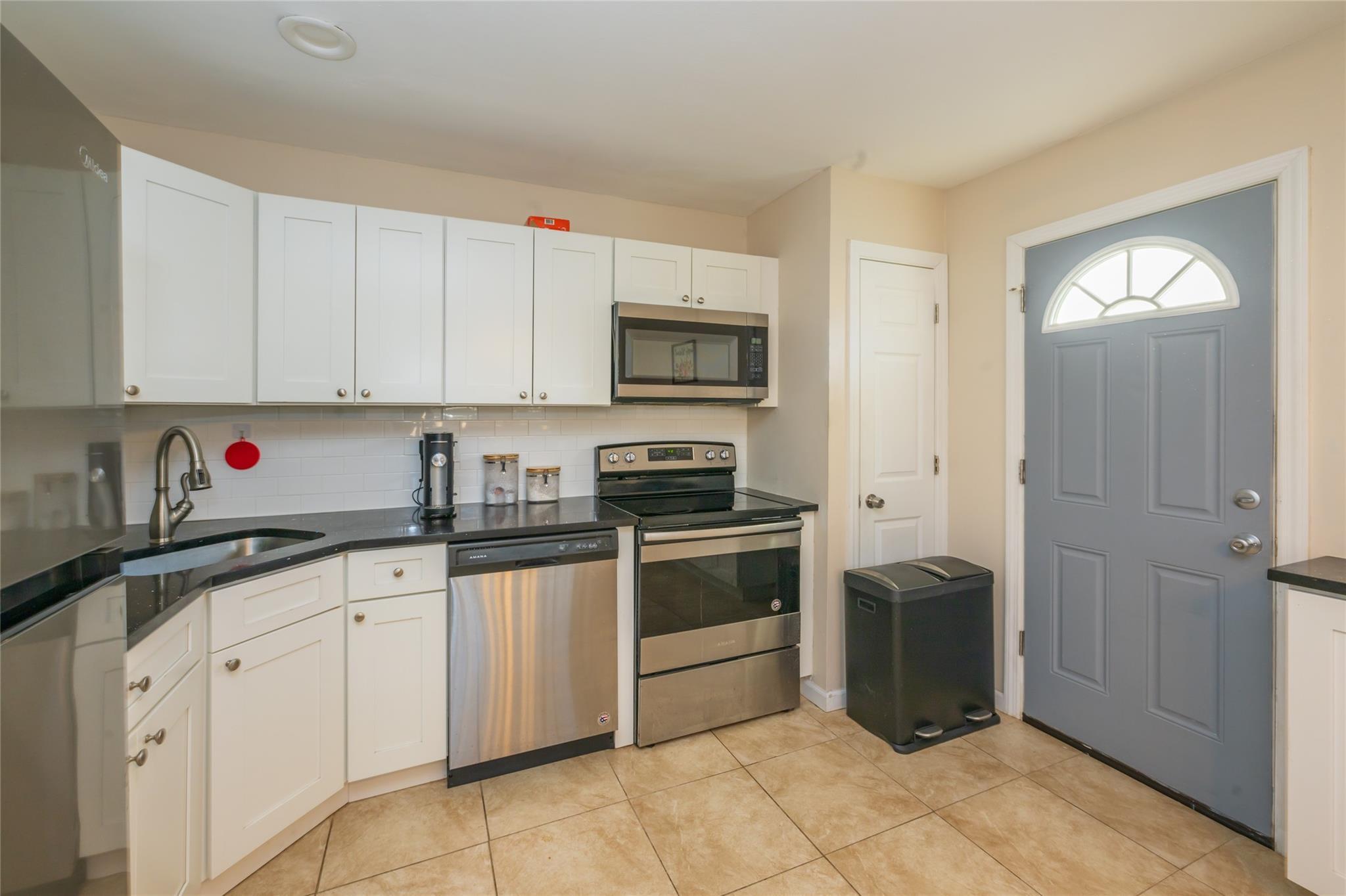 Single Family Hurstwood  Suffolk County, NY 11967, MLS-812347-23