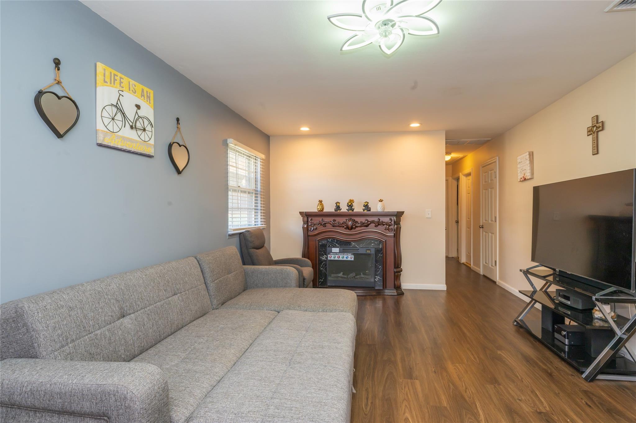 Single Family Hurstwood  Suffolk County, NY 11967, MLS-812347-27