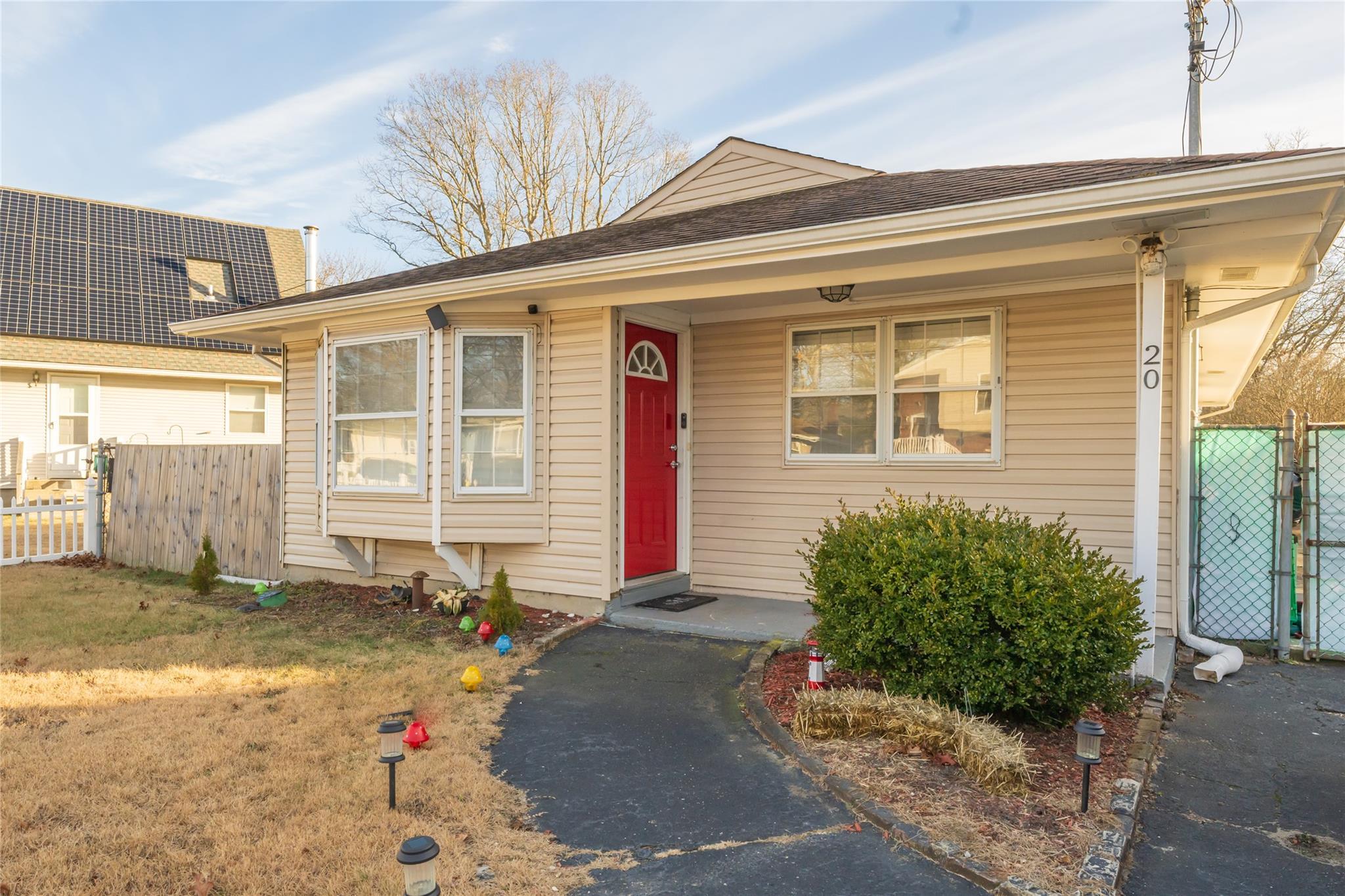 Single Family Hurstwood  Suffolk County, NY 11967, MLS-812347-3