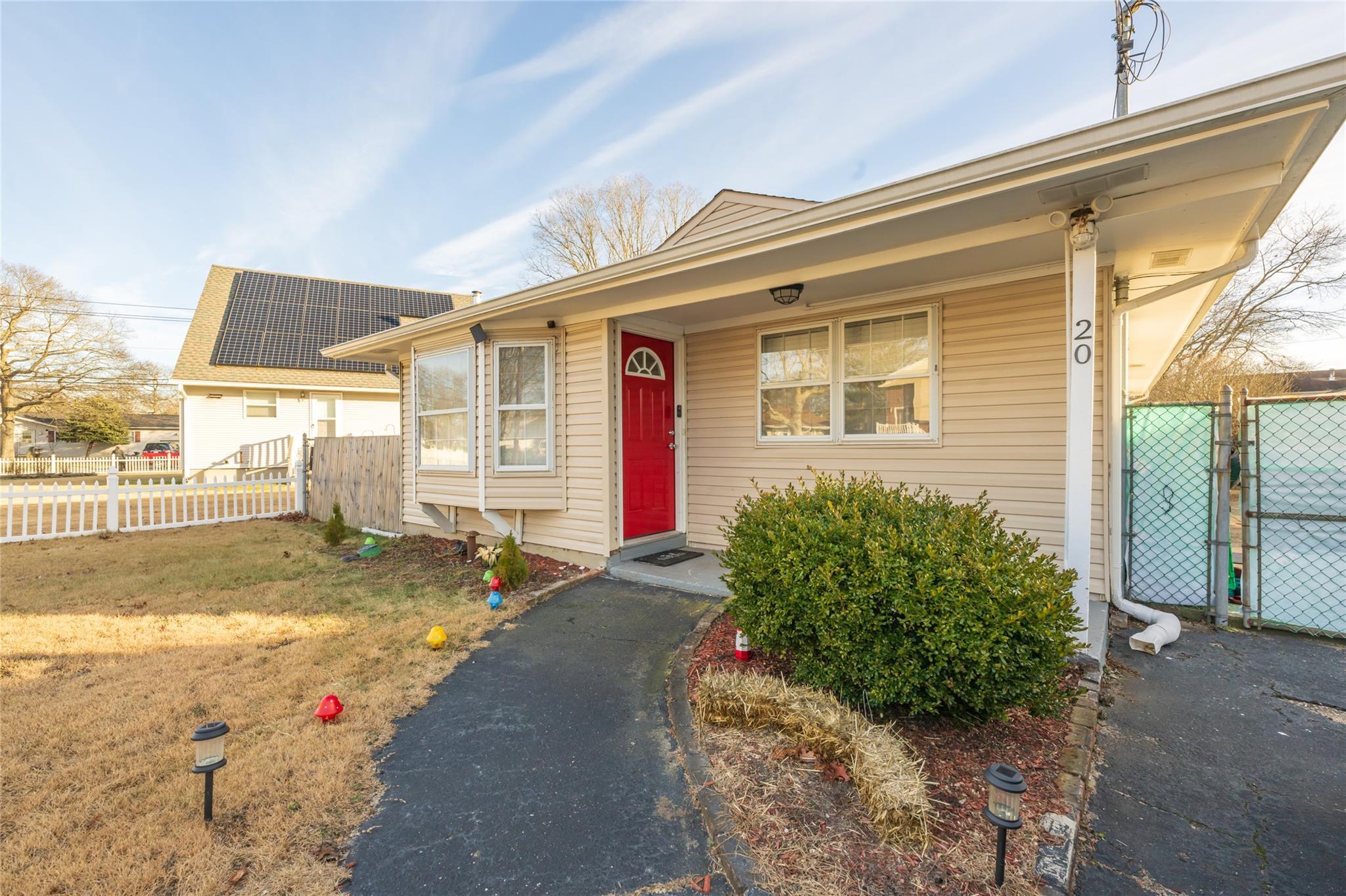 Single Family Hurstwood  Suffolk County, NY 11967, MLS-812347-4