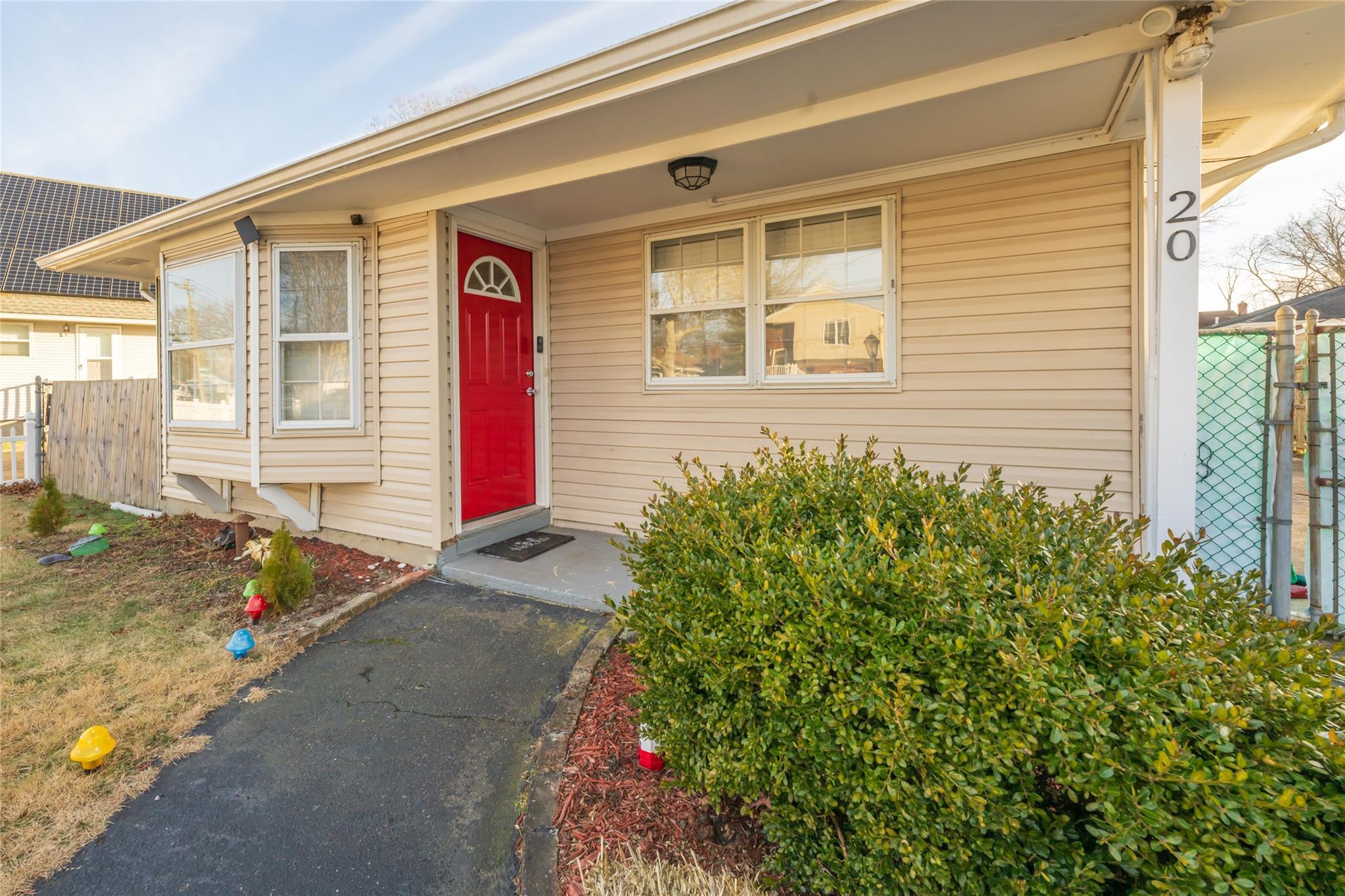 Single Family Hurstwood  Suffolk County, NY 11967, MLS-812347-5