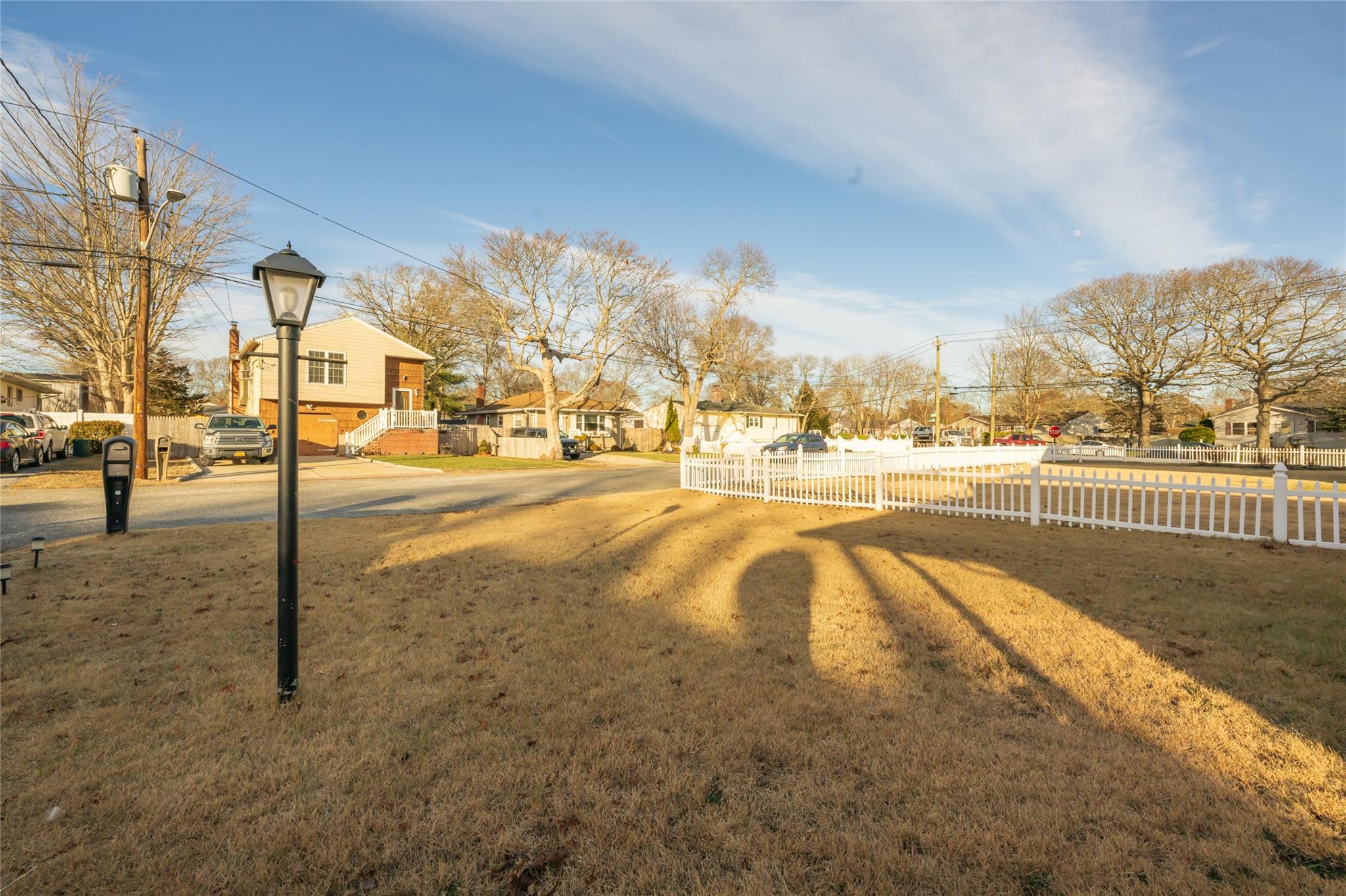 Single Family Hurstwood  Suffolk County, NY 11967, MLS-812347-6