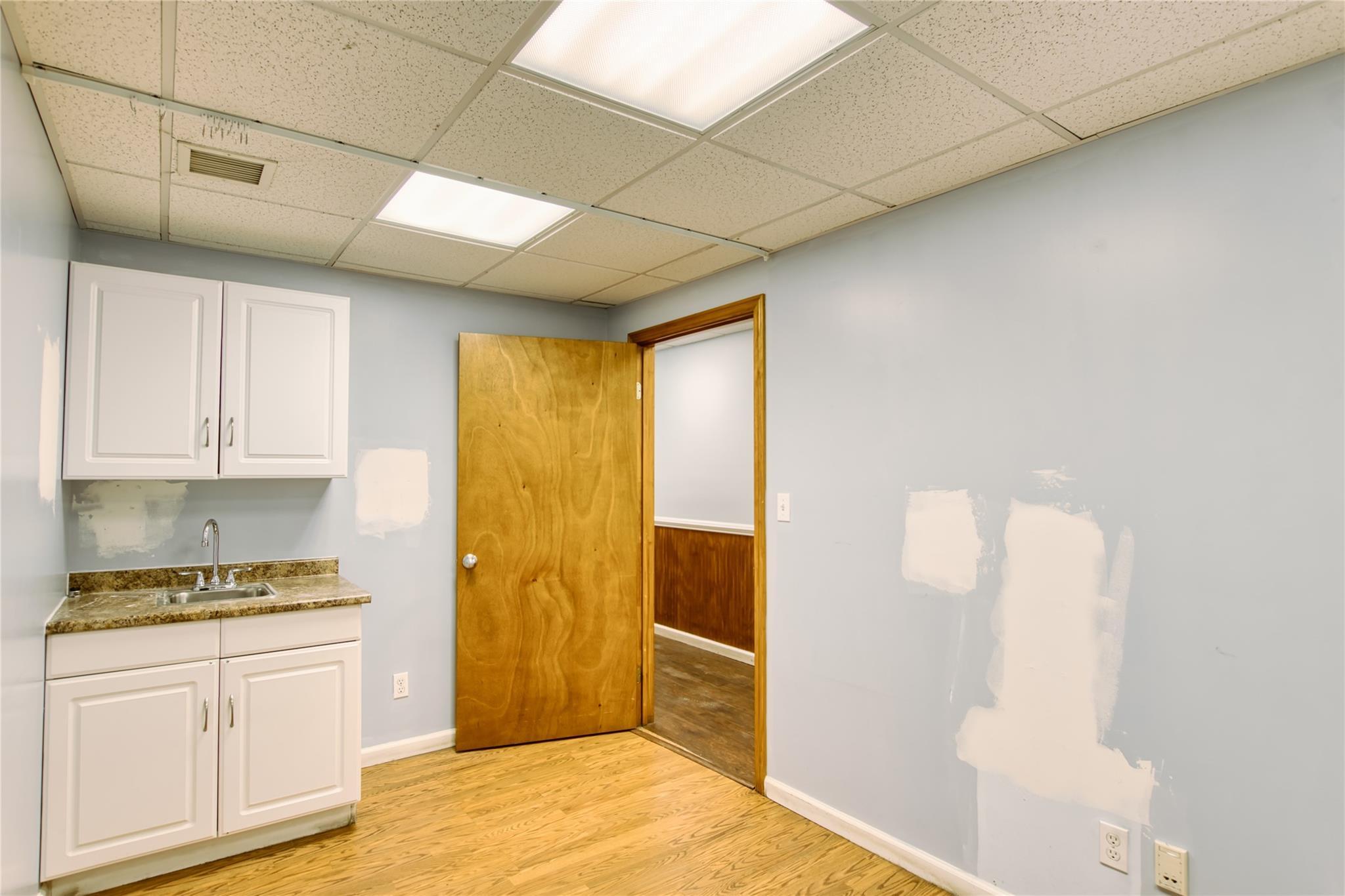 Commercial Lease Middletown  Bronx, NY 10461, MLS-812486-6