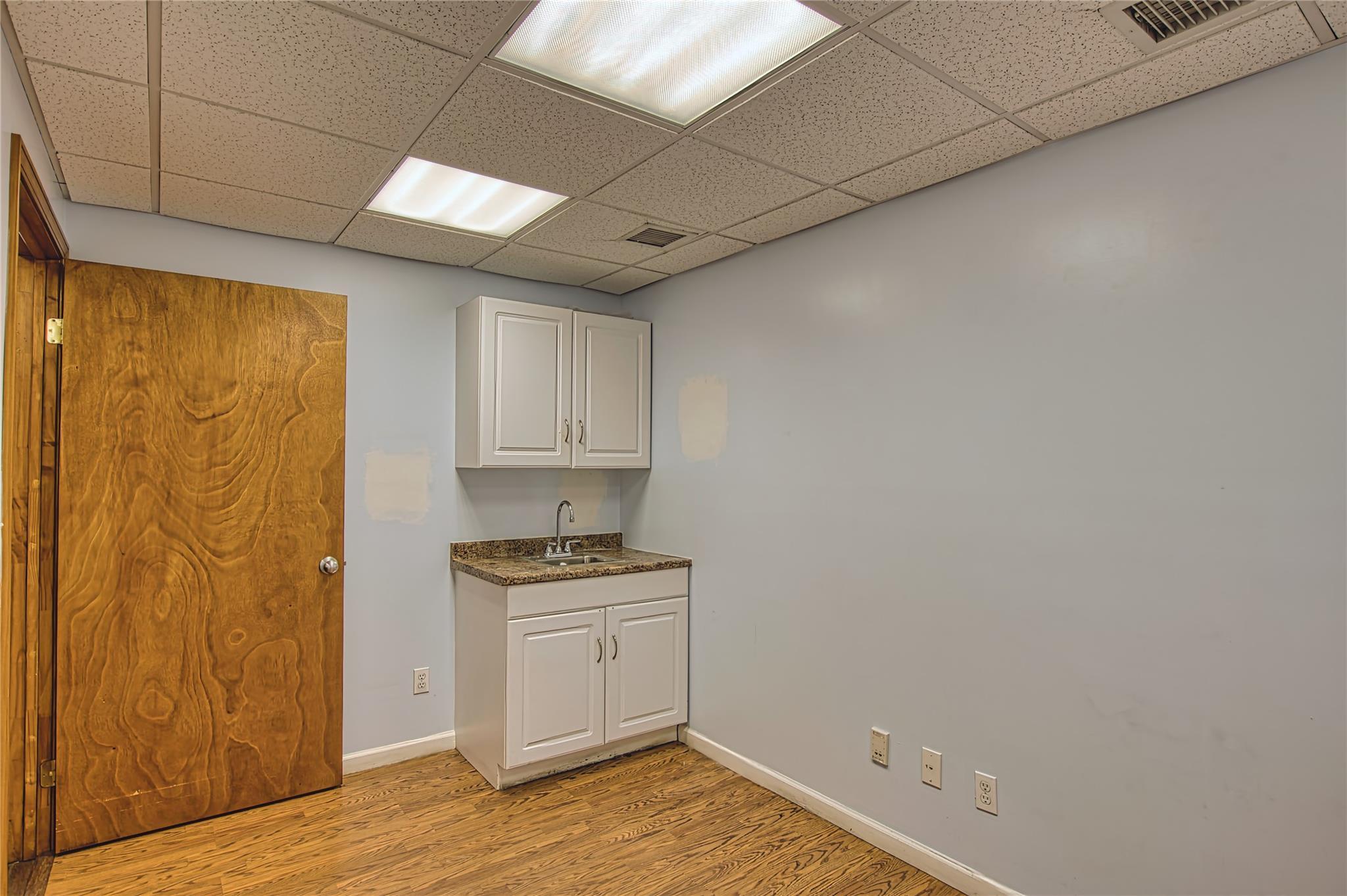 Commercial Lease Middletown  Bronx, NY 10461, MLS-812486-7