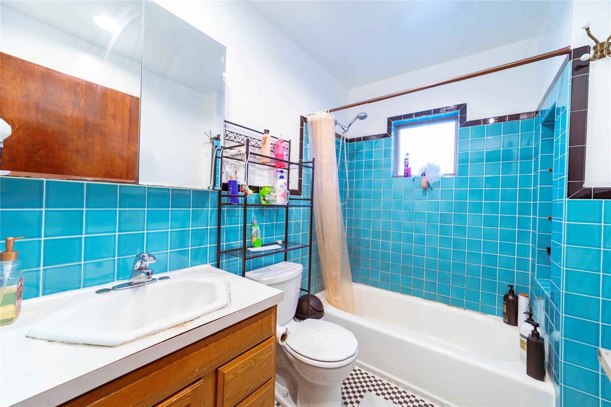 Single Family 59th  Queens, NY 11378, MLS-812717-9