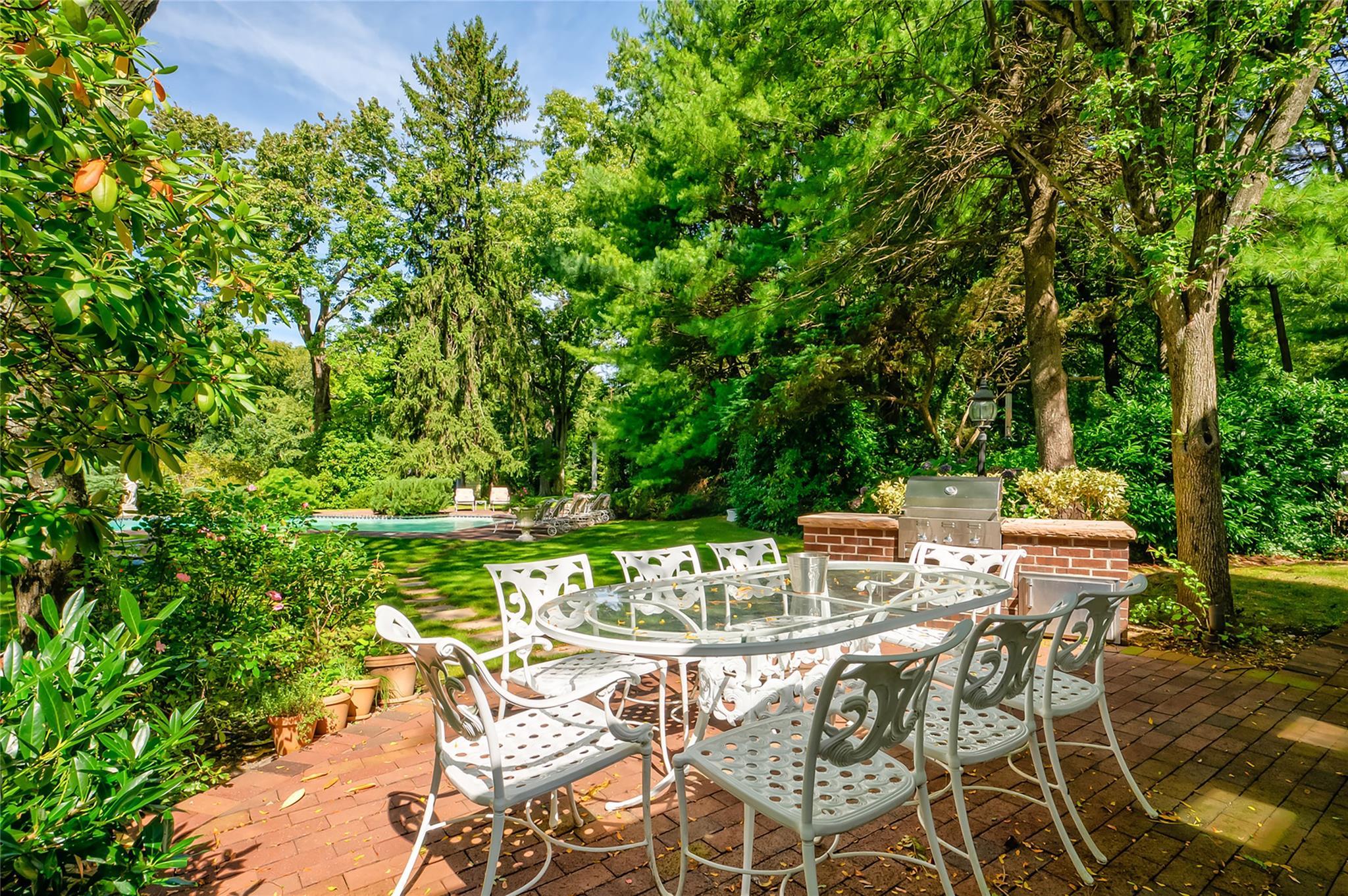 Single Family Hemlock  Nassau County, NY 11771, MLS-812875-34