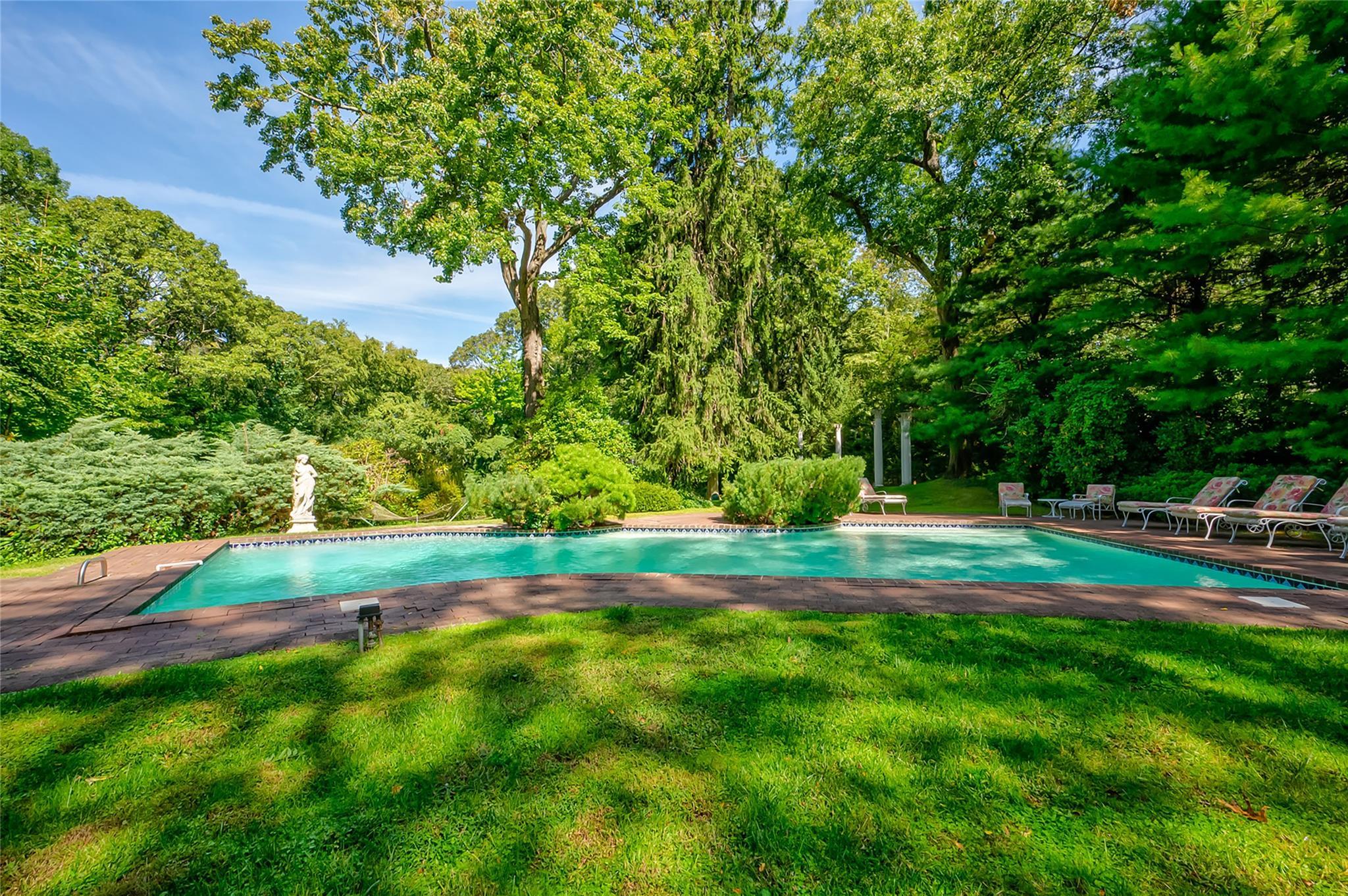 Single Family Hemlock  Nassau County, NY 11771, MLS-812875-35