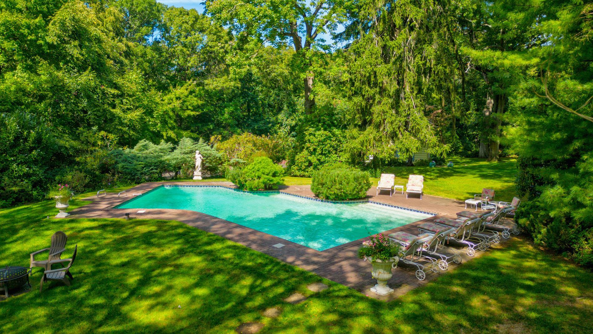 Single Family Hemlock  Nassau County, NY 11771, MLS-812875-37