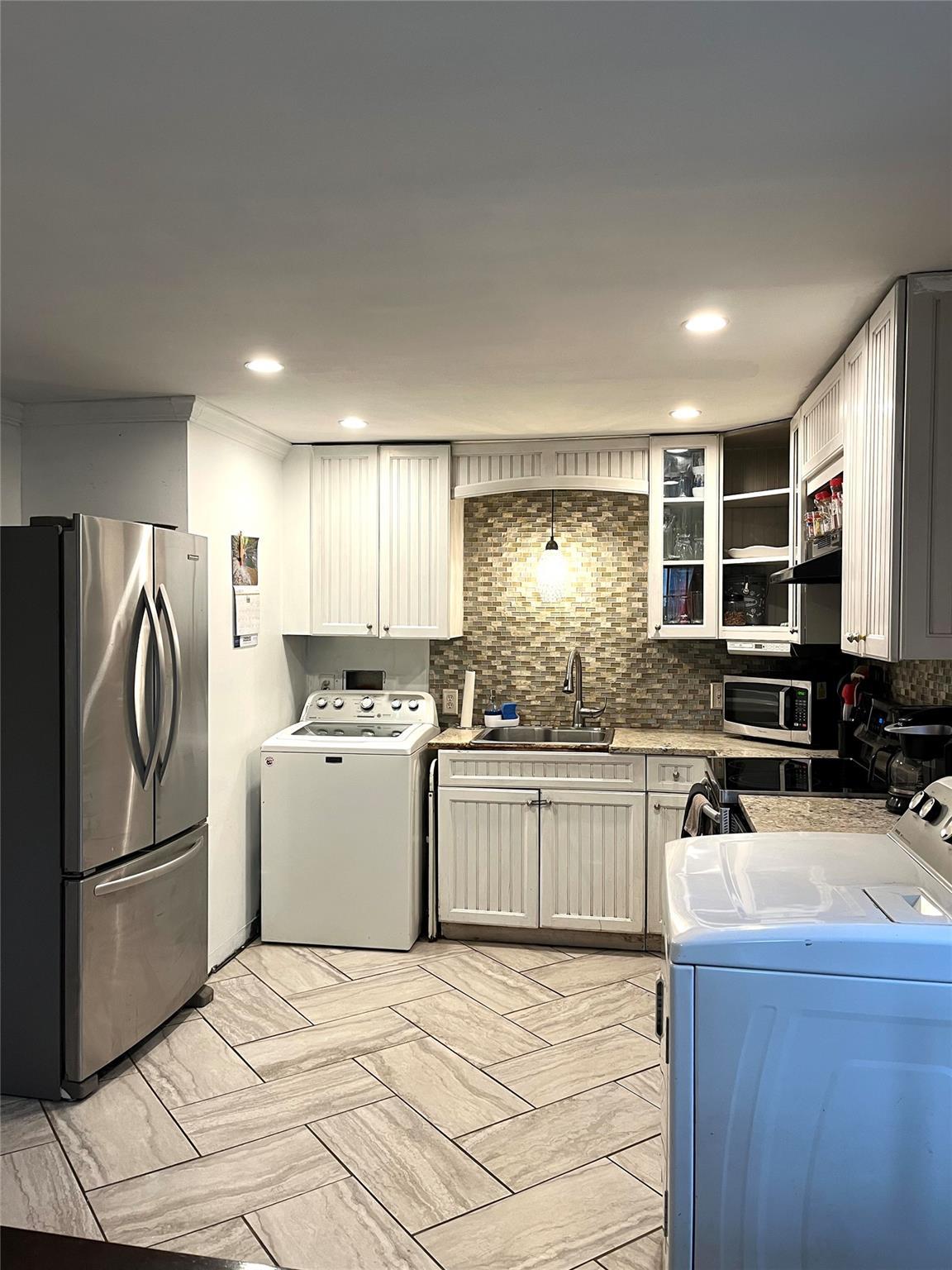 Single Family Sagewood  Suffolk County, NY 11967, MLS-813078-8