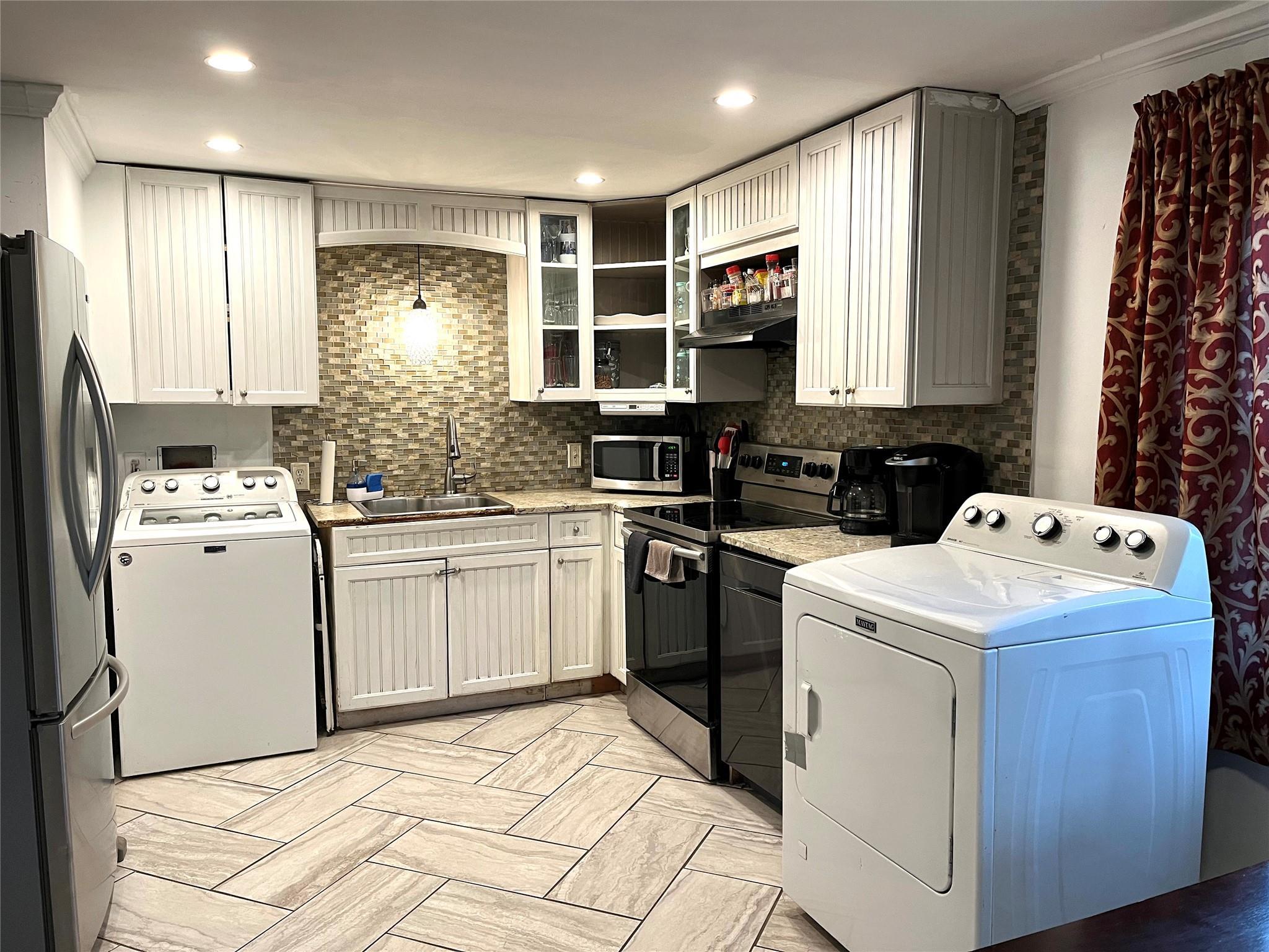 Single Family Sagewood  Suffolk County, NY 11967, MLS-813078-9