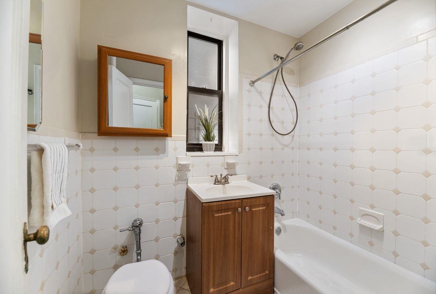 Coop Waldo  Bronx, NY 10463, MLS-813346-6