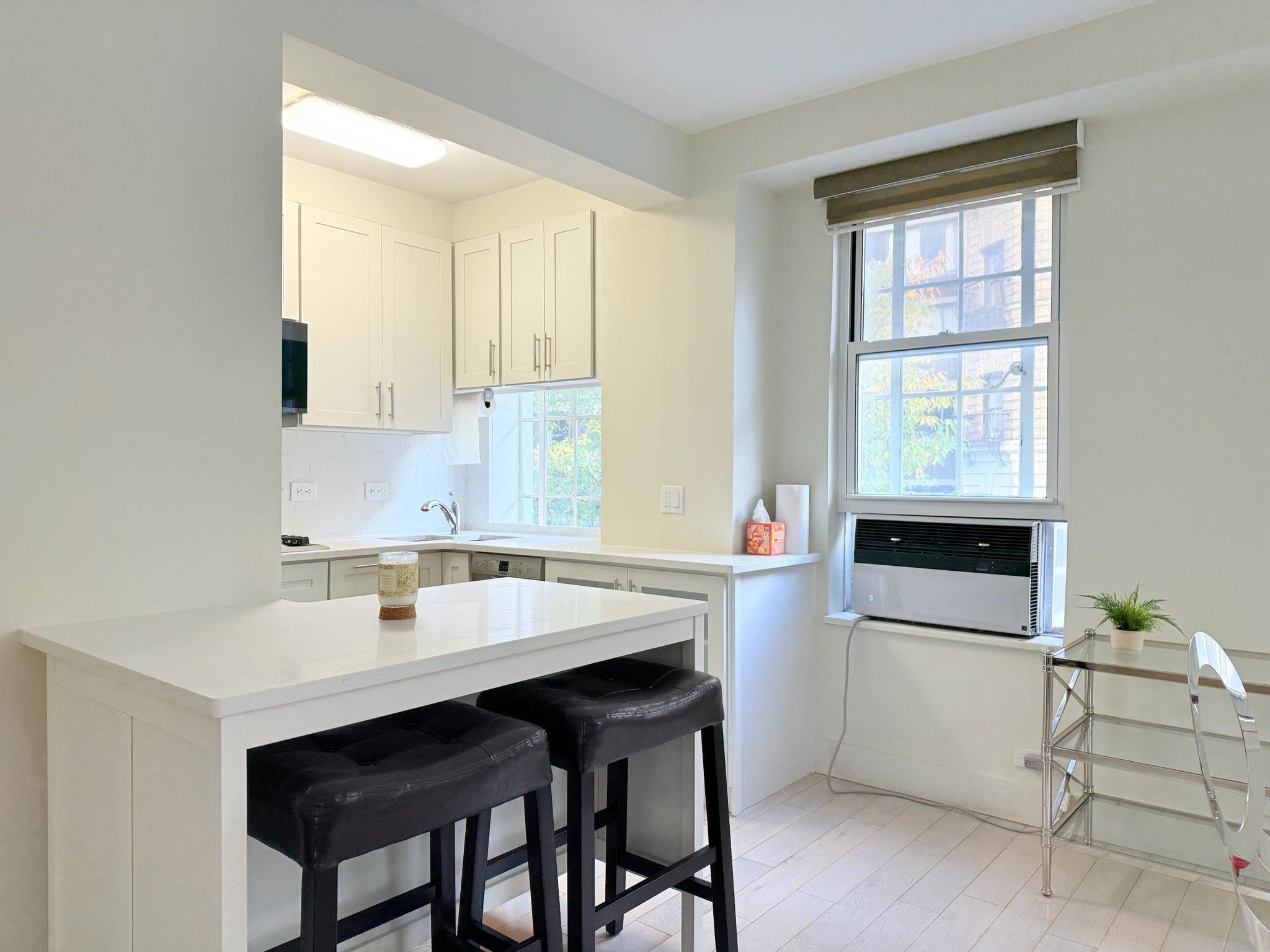 Condo 56th  Manhattan, NY 10019, MLS-813359-2