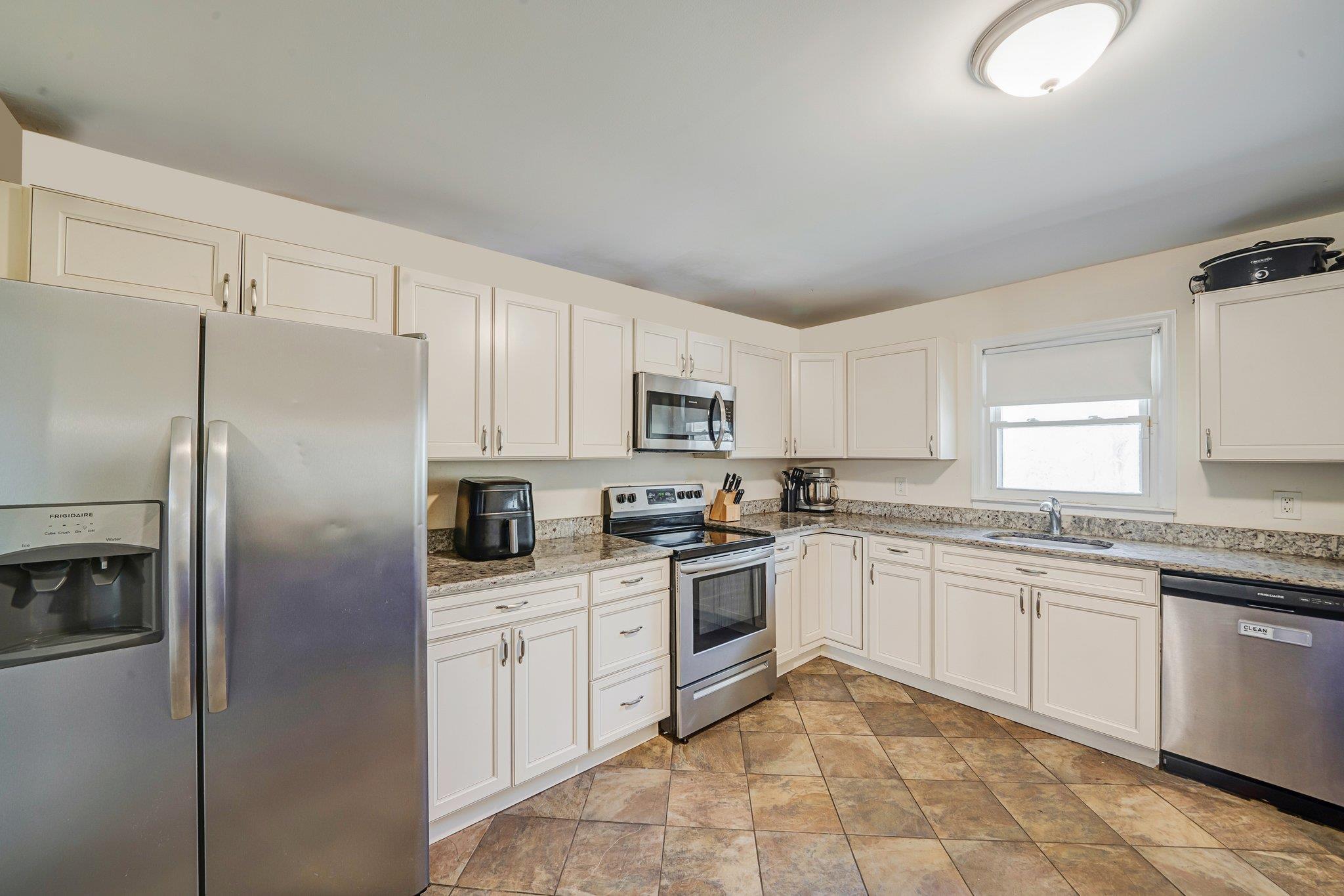 Single Family Stuart  Suffolk County, NY 11967, MLS-813398-11