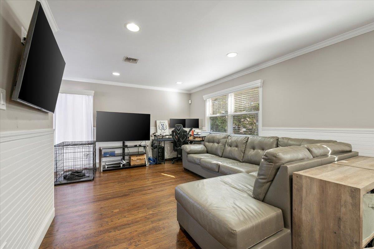 Single Family Brook  Nassau County, NY 11710, MLS-813472-10